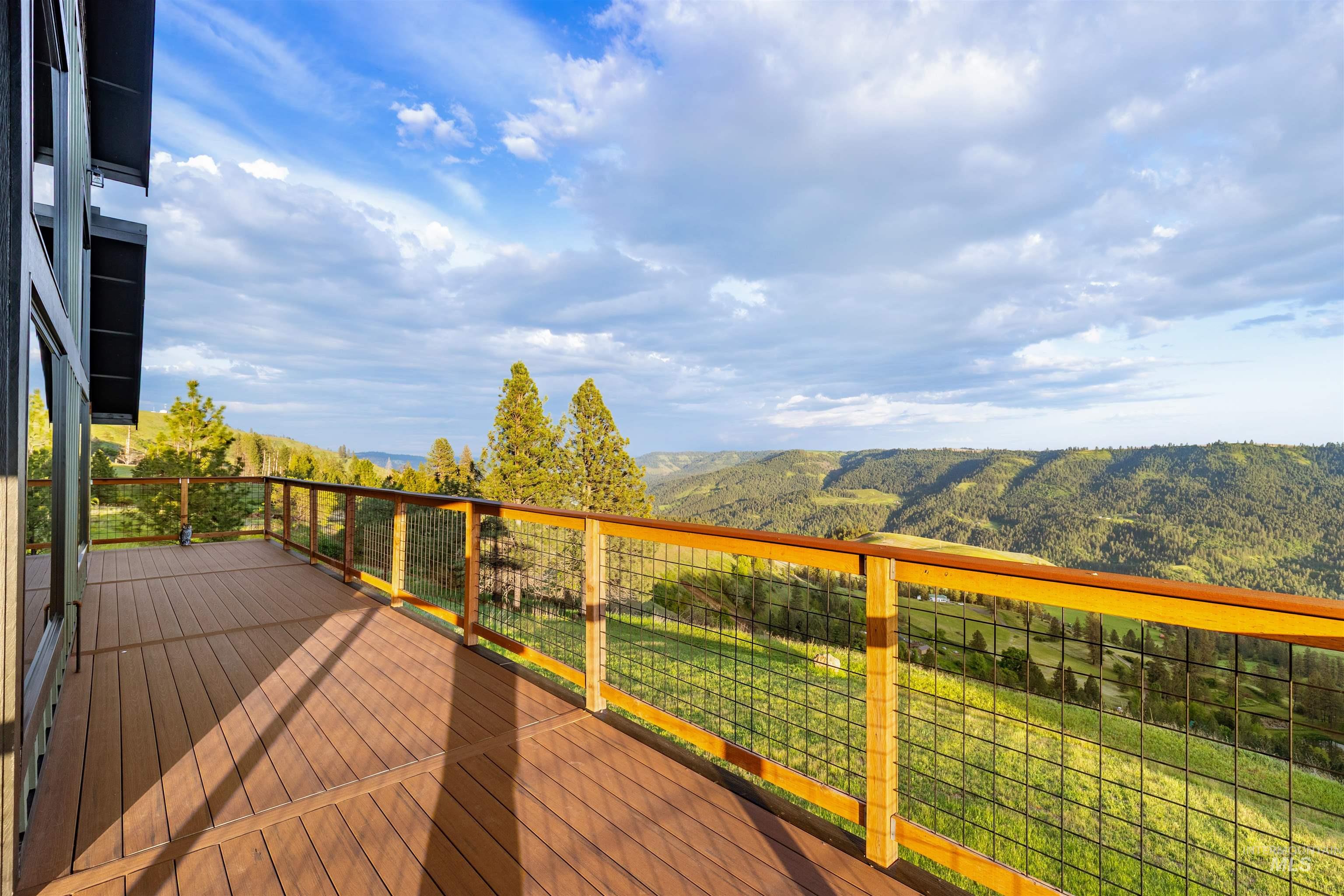 520 Valley View Dr, Lenore, Idaho 83541, 5 Bedrooms, 4 Bathrooms, Residential For Sale, Price $769,000,MLS 98985092