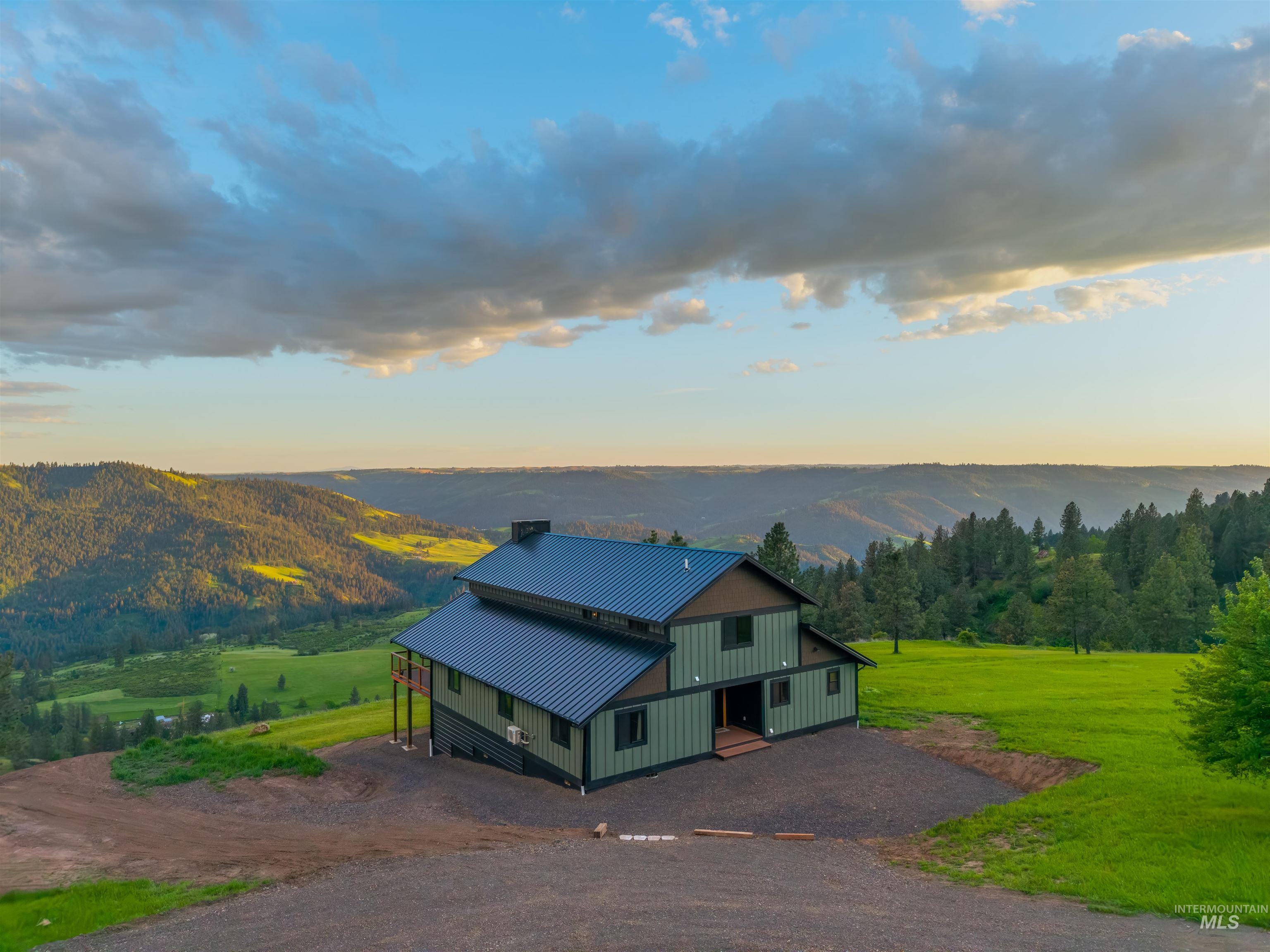 520 Valley View Dr, Lenore, Idaho 83541, 5 Bedrooms, 4 Bathrooms, Residential For Sale, Price $769,000,MLS 98985092