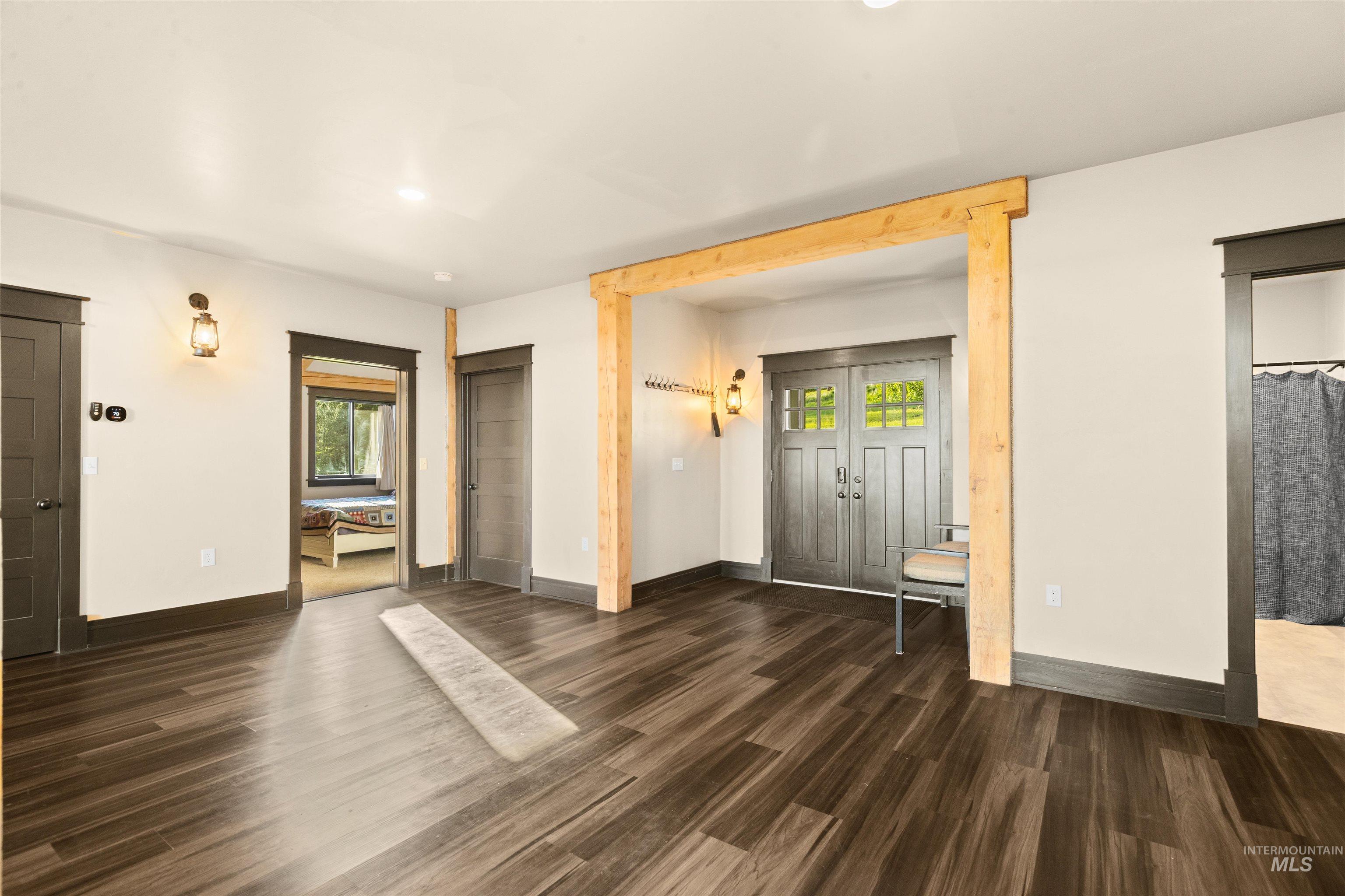 520 Valley View Dr, Lenore, Idaho 83541, 5 Bedrooms, 4 Bathrooms, Residential For Sale, Price $769,000,MLS 98985092