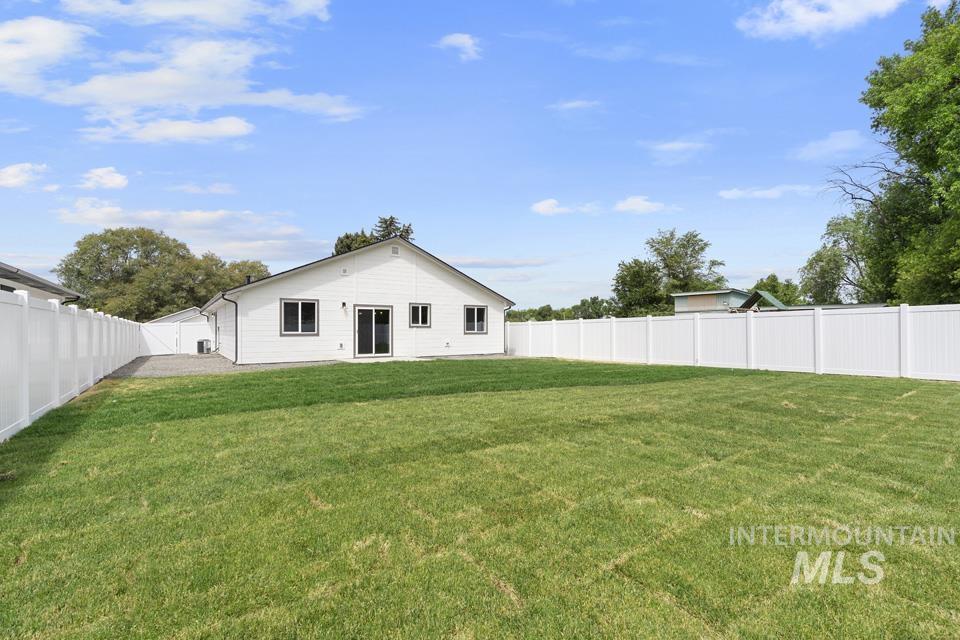 1903 Oregon Lane, Caldwell, Idaho 83605, 3 Bedrooms, 2 Bathrooms, Residential For Sale, Price $385,000, 98985093