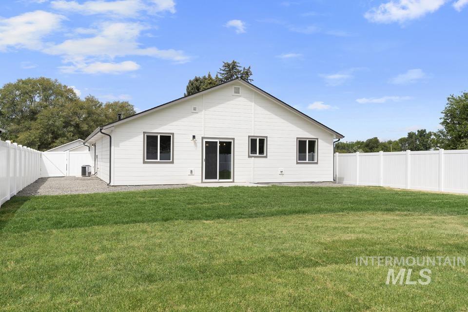 1903 Oregon Lane, Caldwell, Idaho 83605, 3 Bedrooms, 2 Bathrooms, Residential For Sale, Price $385,000, 98985093