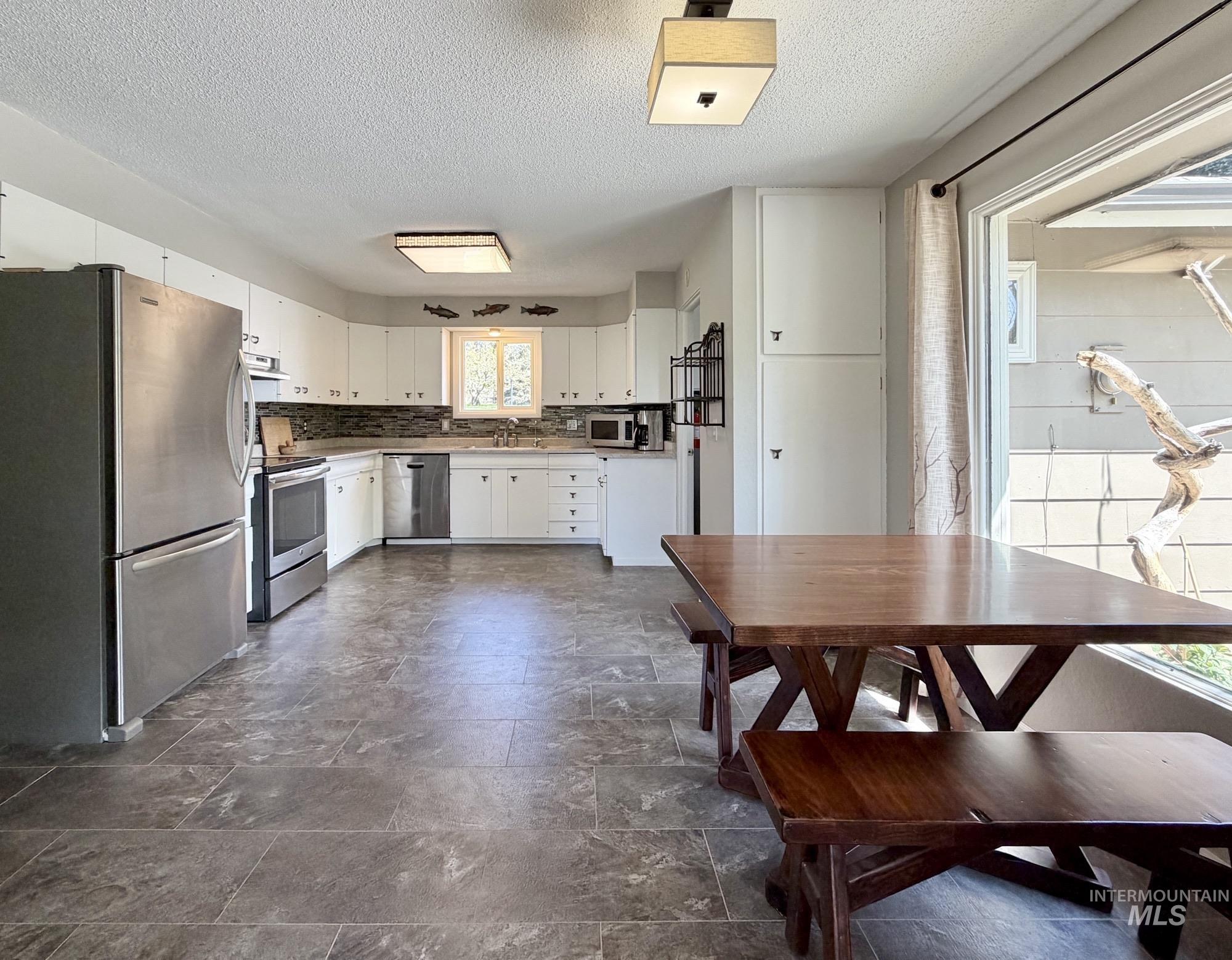 1740 Daves Ave, Moscow, Idaho 83843, 3 Bedrooms, 2 Bathrooms, Residential For Sale, Price $489,000,MLS 98985094