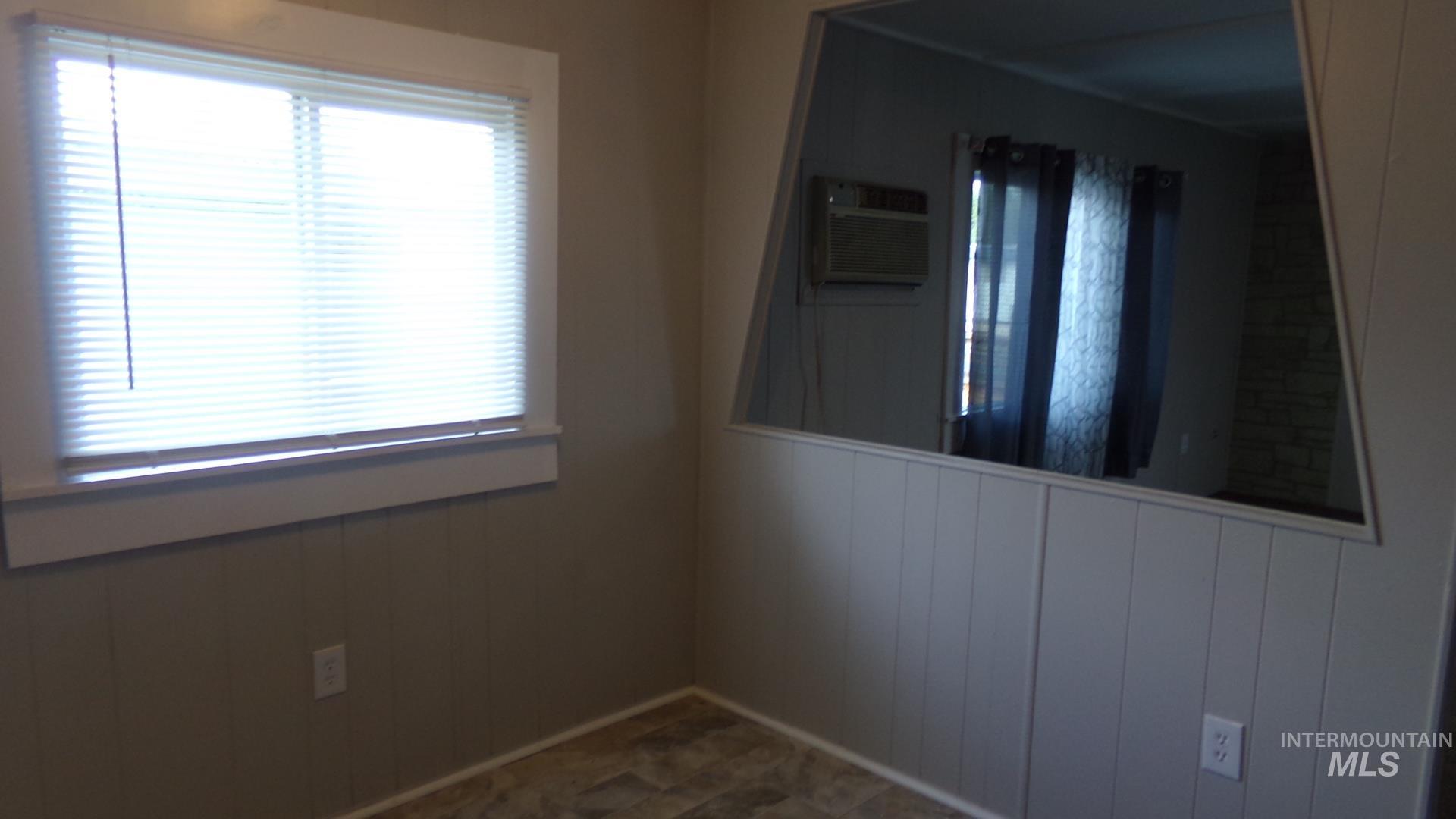 913 Preston Ave, Lewiston, Idaho 83501, 2 Bedrooms, 1 Bathroom, Residential For Sale, Price $69,500,MLS 98985097