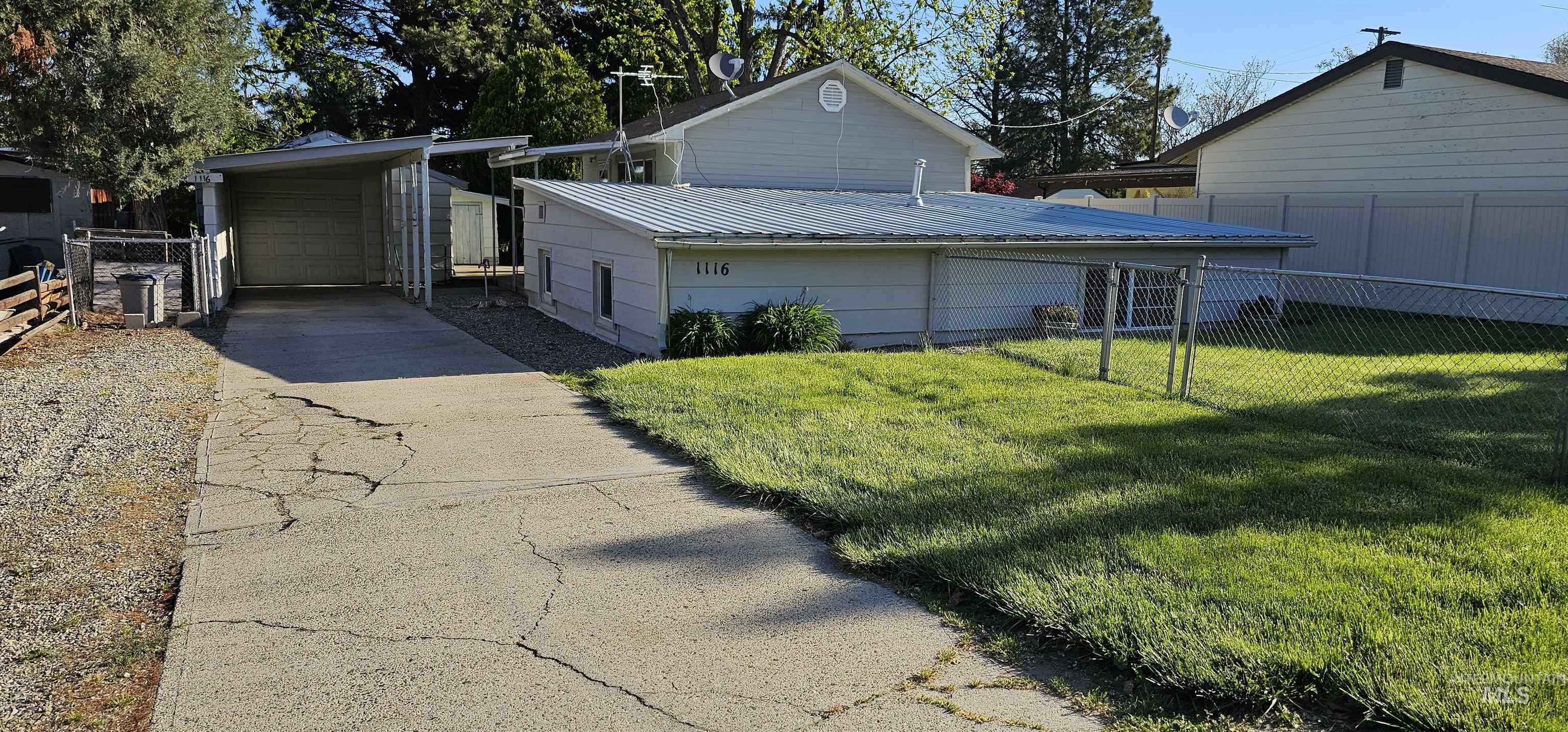 1116 E Main St, Emmett, Idaho 83671, 2 Bedrooms, 1 Bathroom, Residential For Sale, Price $219,900,MLS 98985099