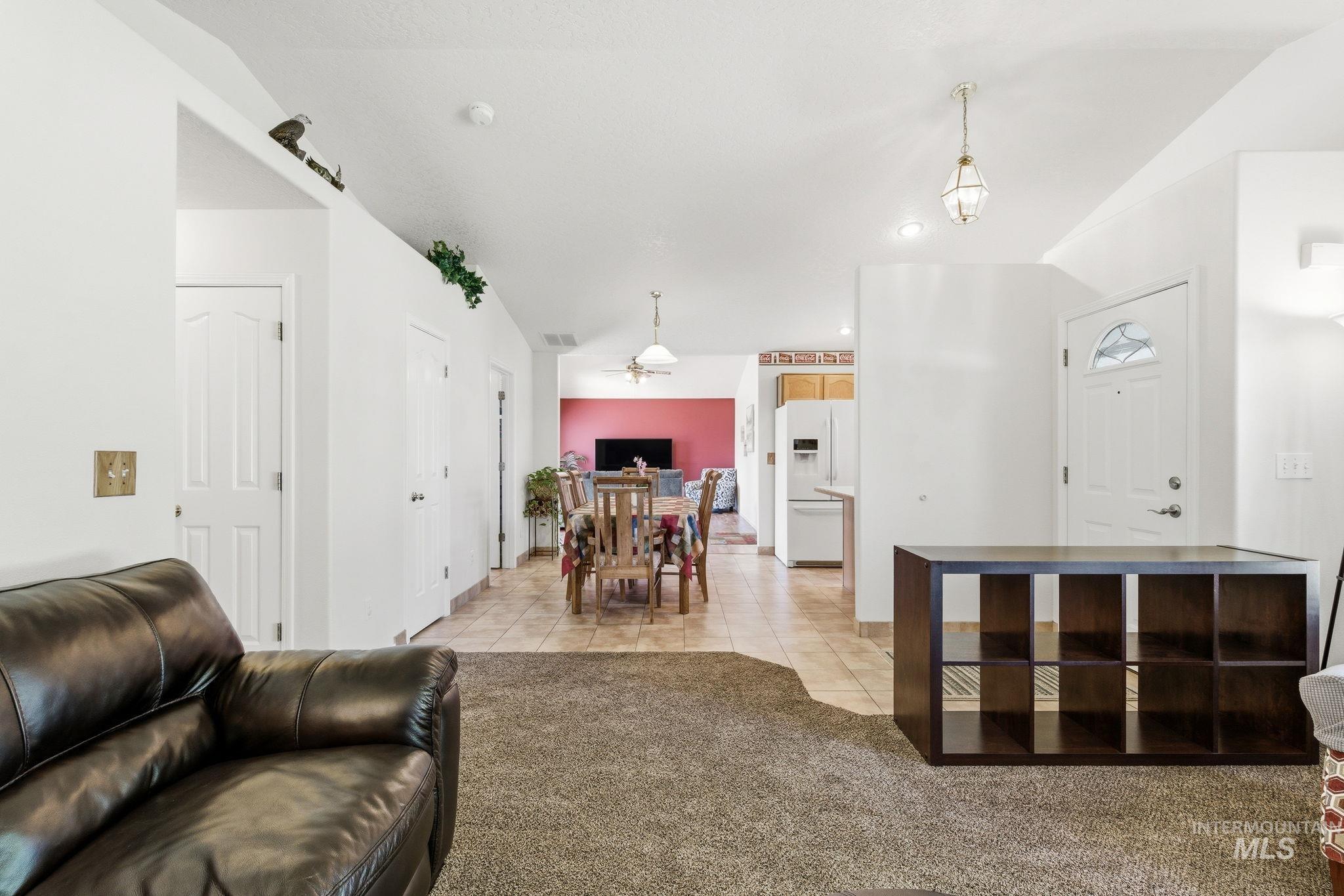 1027 W Bird Ave, Nampa, Idaho 83686, 3 Bedrooms, 2 Bathrooms, Residential For Sale, Price $400,000,MLS 98985101