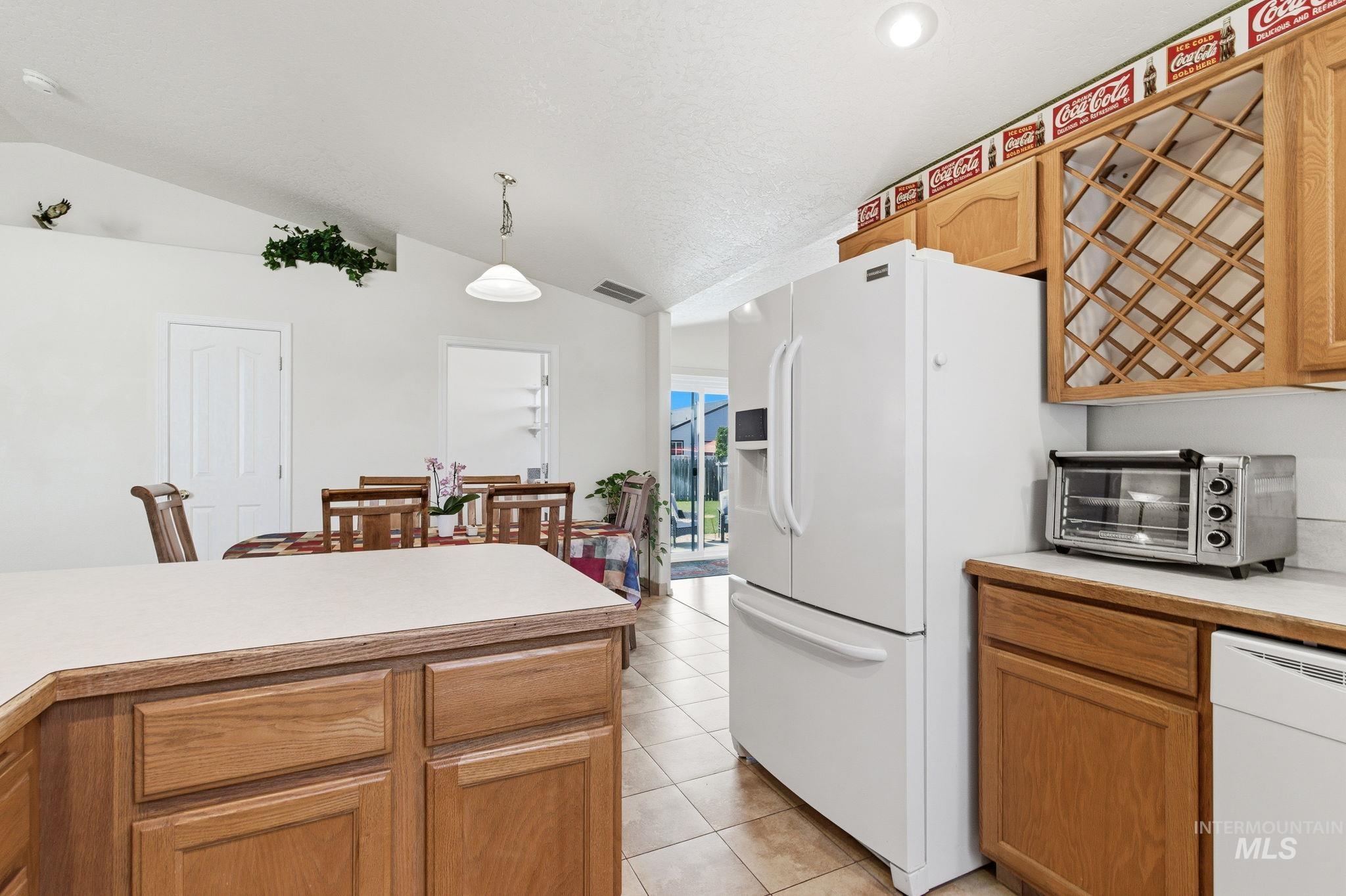 1027 W Bird Ave, Nampa, Idaho 83686, 3 Bedrooms, 2 Bathrooms, Residential For Sale, Price $400,000,MLS 98985101