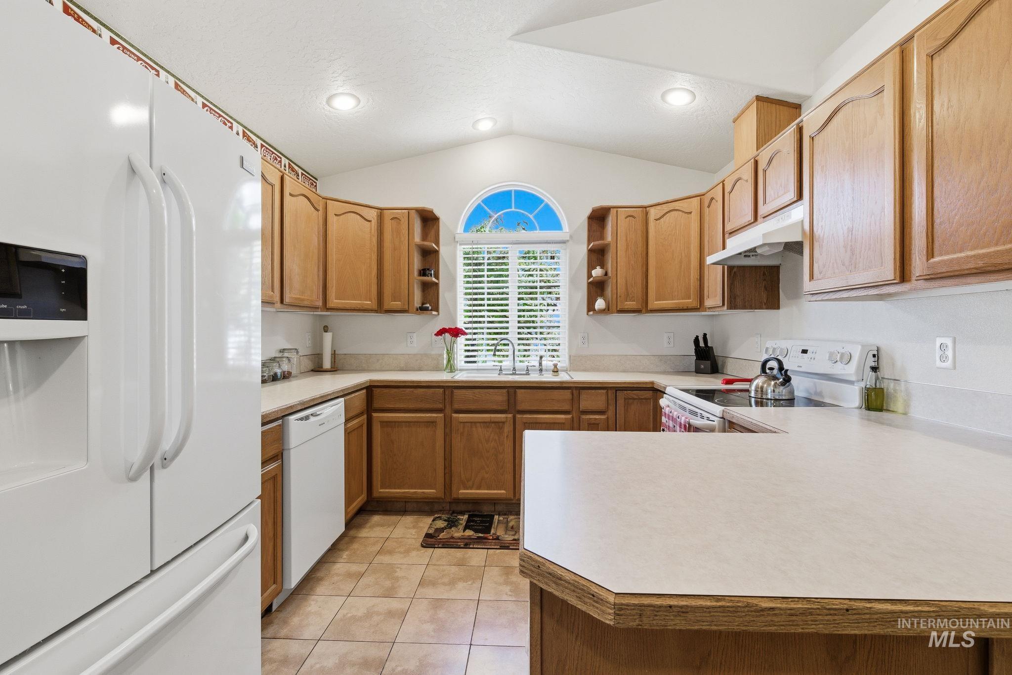 1027 W Bird Ave, Nampa, Idaho 83686, 3 Bedrooms, 2 Bathrooms, Residential For Sale, Price $400,000,MLS 98985101