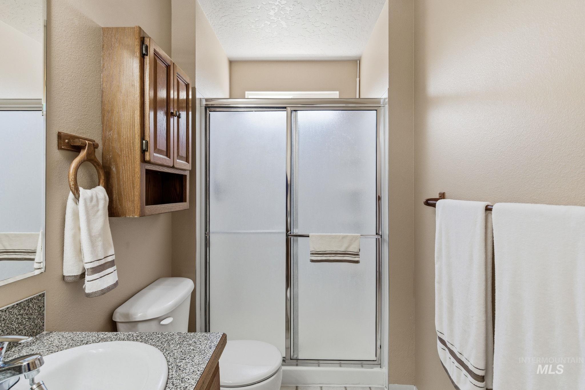 1027 W Bird Ave, Nampa, Idaho 83686, 3 Bedrooms, 2 Bathrooms, Residential For Sale, Price $400,000,MLS 98985101