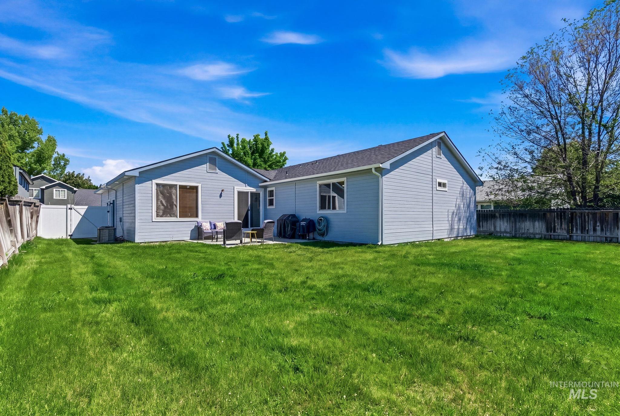 1027 W Bird Ave, Nampa, Idaho 83686, 3 Bedrooms, 2 Bathrooms, Residential For Sale, Price $400,000,MLS 98985101