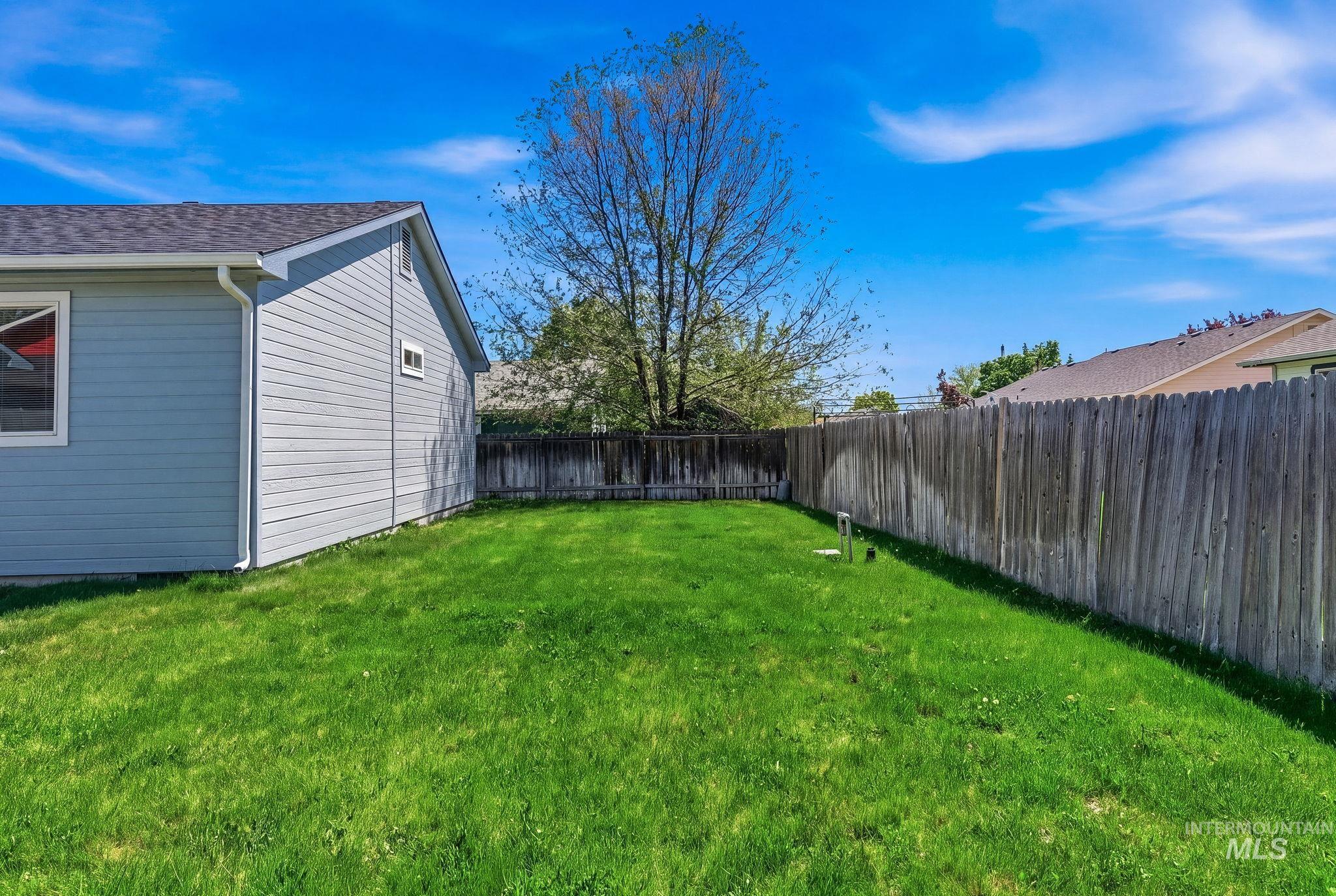 1027 W Bird Ave, Nampa, Idaho 83686, 3 Bedrooms, 2 Bathrooms, Residential For Sale, Price $400,000,MLS 98985101