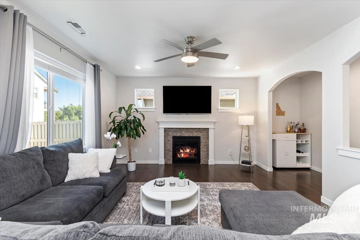 11473 W Baserri Dr, Boise, Idaho 83709, 4 Bedrooms, 2.5 Bathrooms, Residential For Sale, Price $600,000,MLS 98985103
