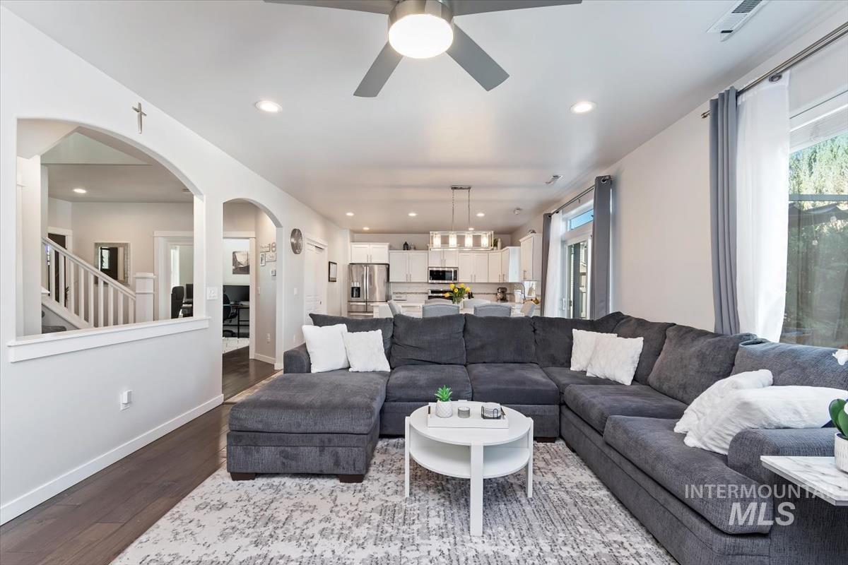 11473 W Baserri Dr, Boise, Idaho 83709, 4 Bedrooms, 2.5 Bathrooms, Residential For Sale, Price $600,000,MLS 98985103