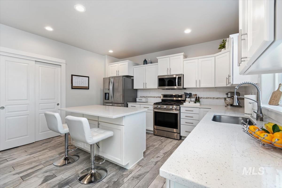 11473 W Baserri Dr, Boise, Idaho 83709, 4 Bedrooms, 2.5 Bathrooms, Residential For Sale, Price $600,000,MLS 98985103
