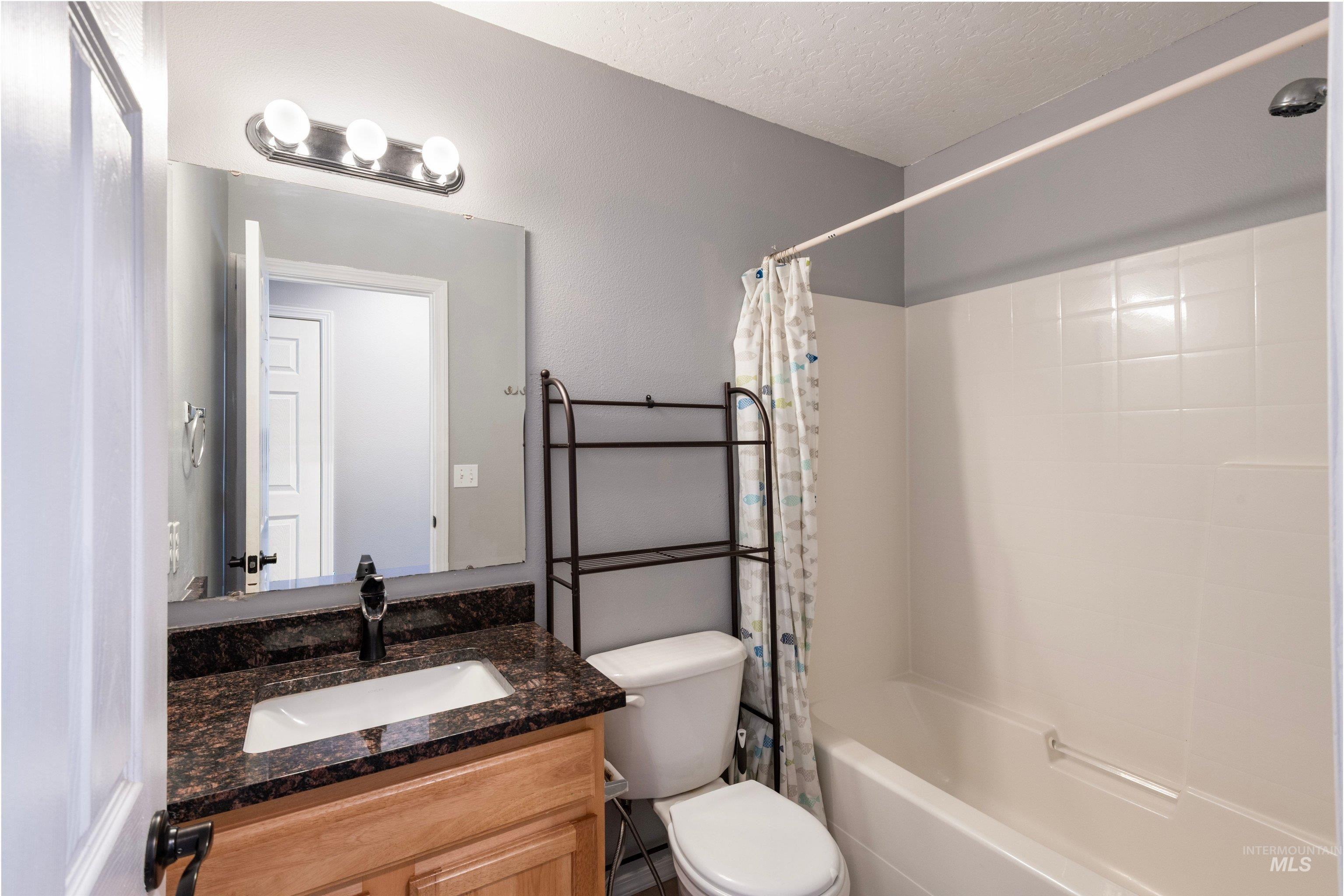 3512 W Vistapark Dr, Caldwell, Idaho 83605, 3 Bedrooms, 2 Bathrooms, Residential For Sale, Price $349,900,MLS 98985104