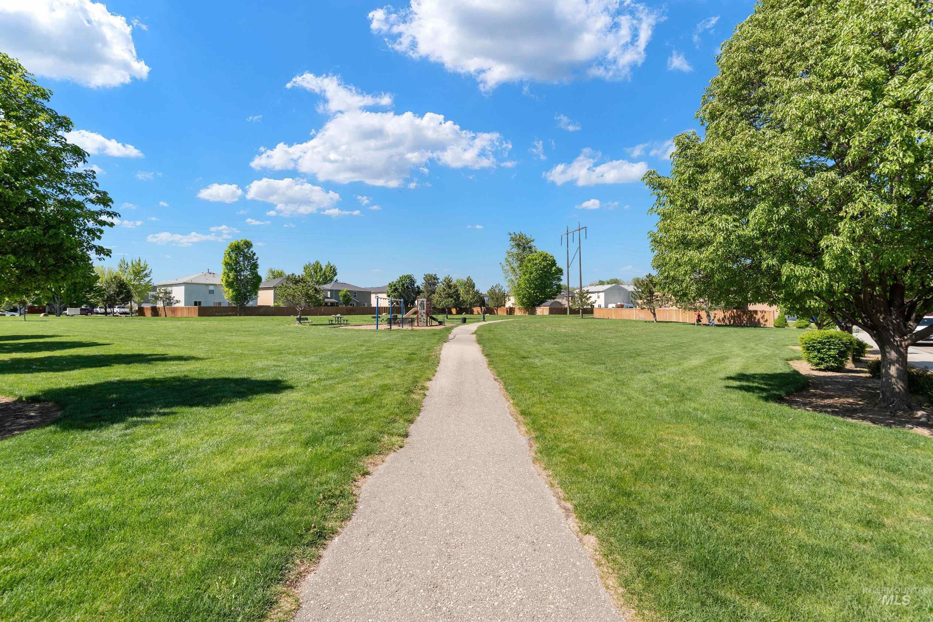 3512 W Vistapark Dr, Caldwell, Idaho 83605, 3 Bedrooms, 2 Bathrooms, Residential For Sale, Price $349,900,MLS 98985104