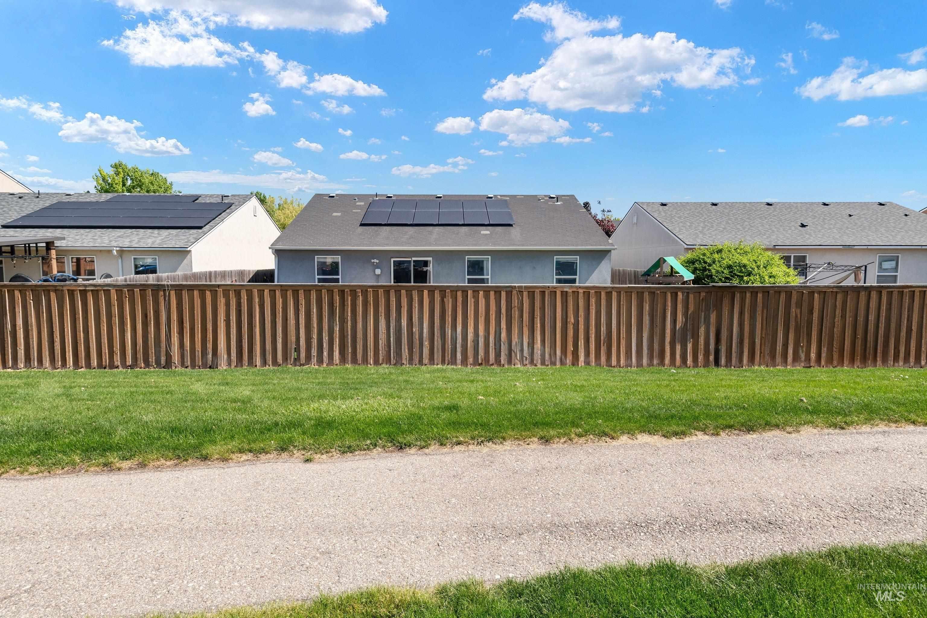 3512 W Vistapark Dr, Caldwell, Idaho 83605, 3 Bedrooms, 2 Bathrooms, Residential For Sale, Price $349,900,MLS 98985104