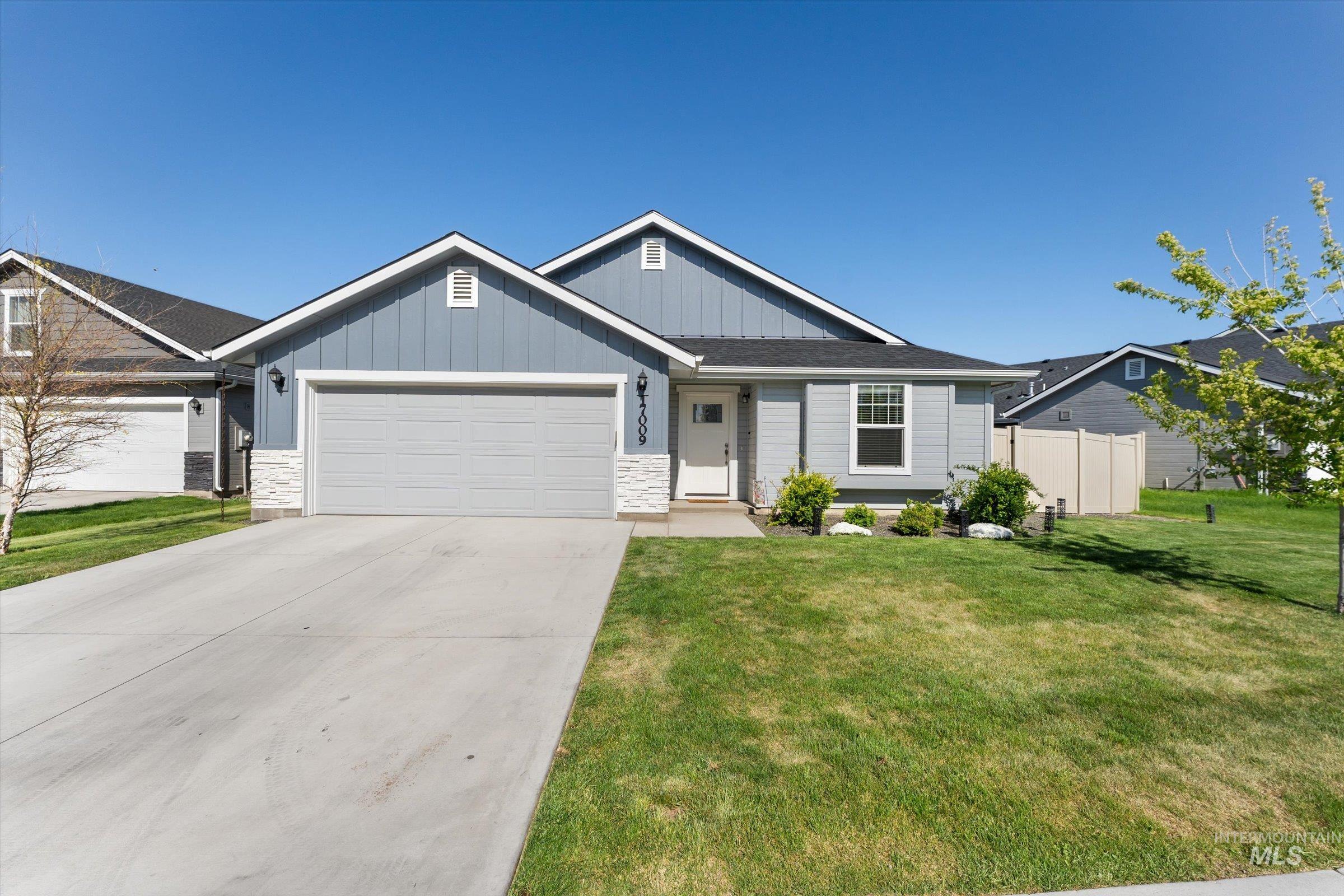 17009 N Cornwallis Way, Nampa, Idaho 83687, 3 Bedrooms, 2 Bathrooms, Residential For Sale, Price $412,000,MLS 98985105