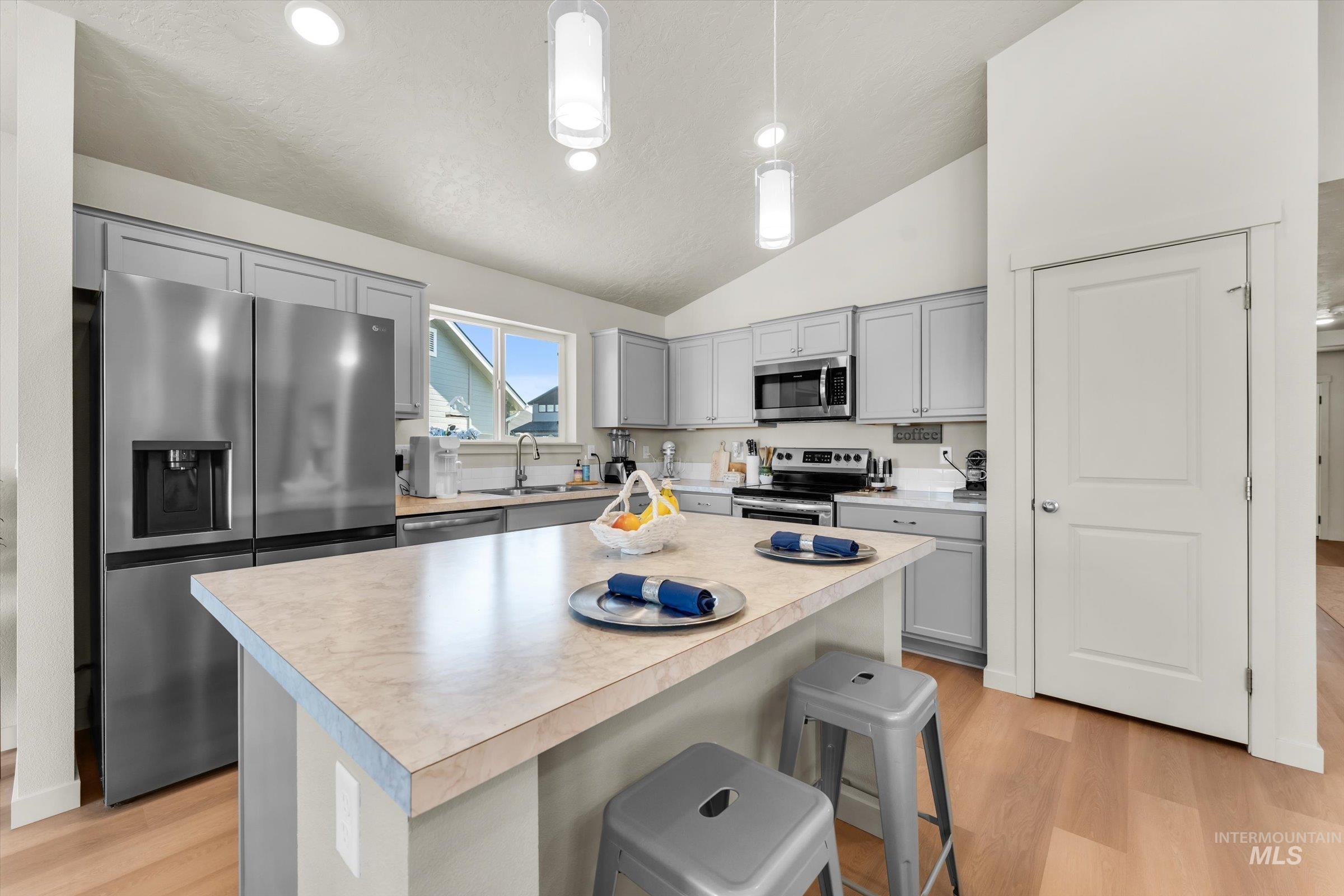 17009 N Cornwallis Way, Nampa, Idaho 83687, 3 Bedrooms, 2 Bathrooms, Residential For Sale, Price $412,000,MLS 98985105
