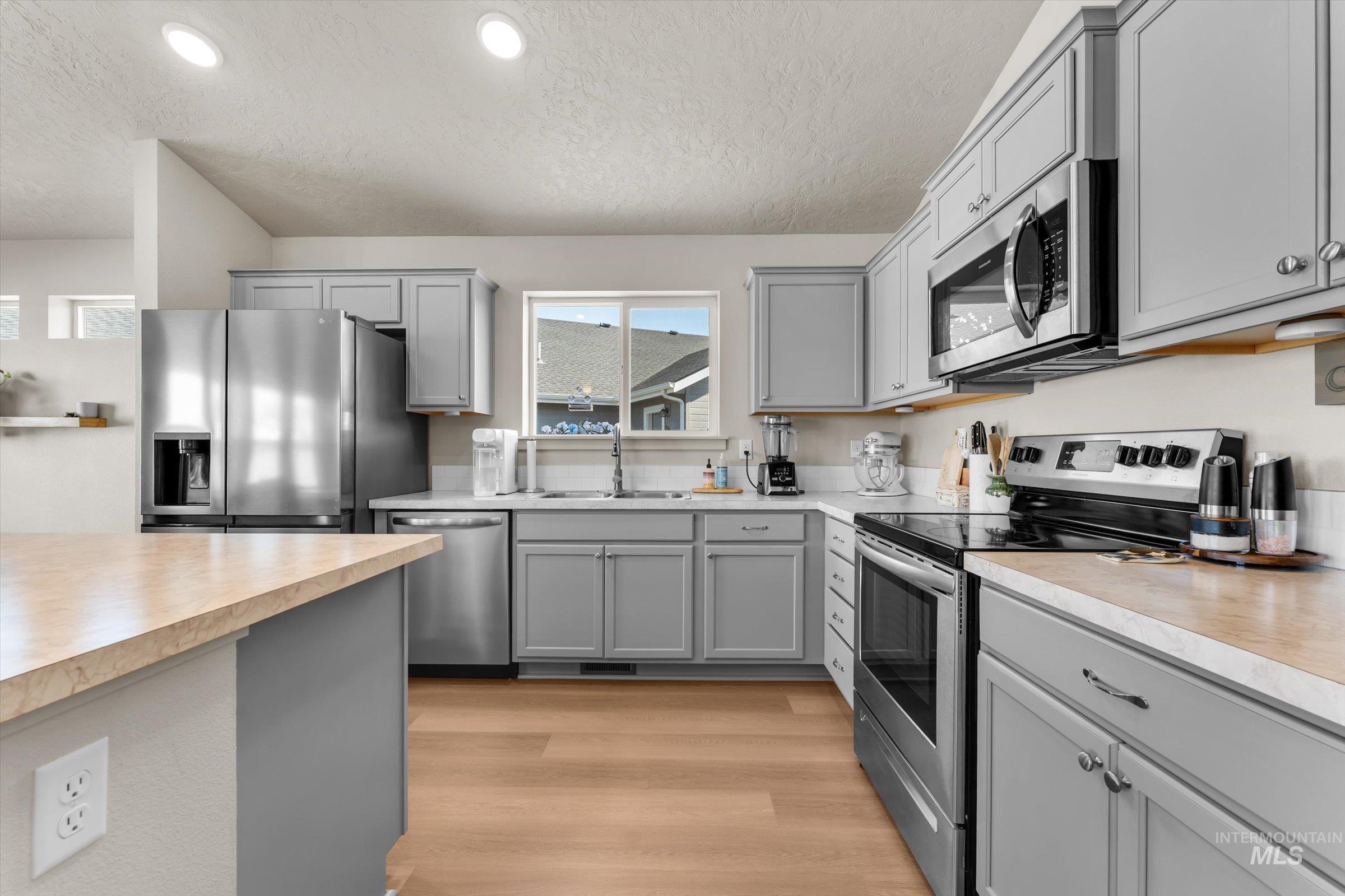 17009 N Cornwallis Way, Nampa, Idaho 83687, 3 Bedrooms, 2 Bathrooms, Residential For Sale, Price $412,000,MLS 98985105