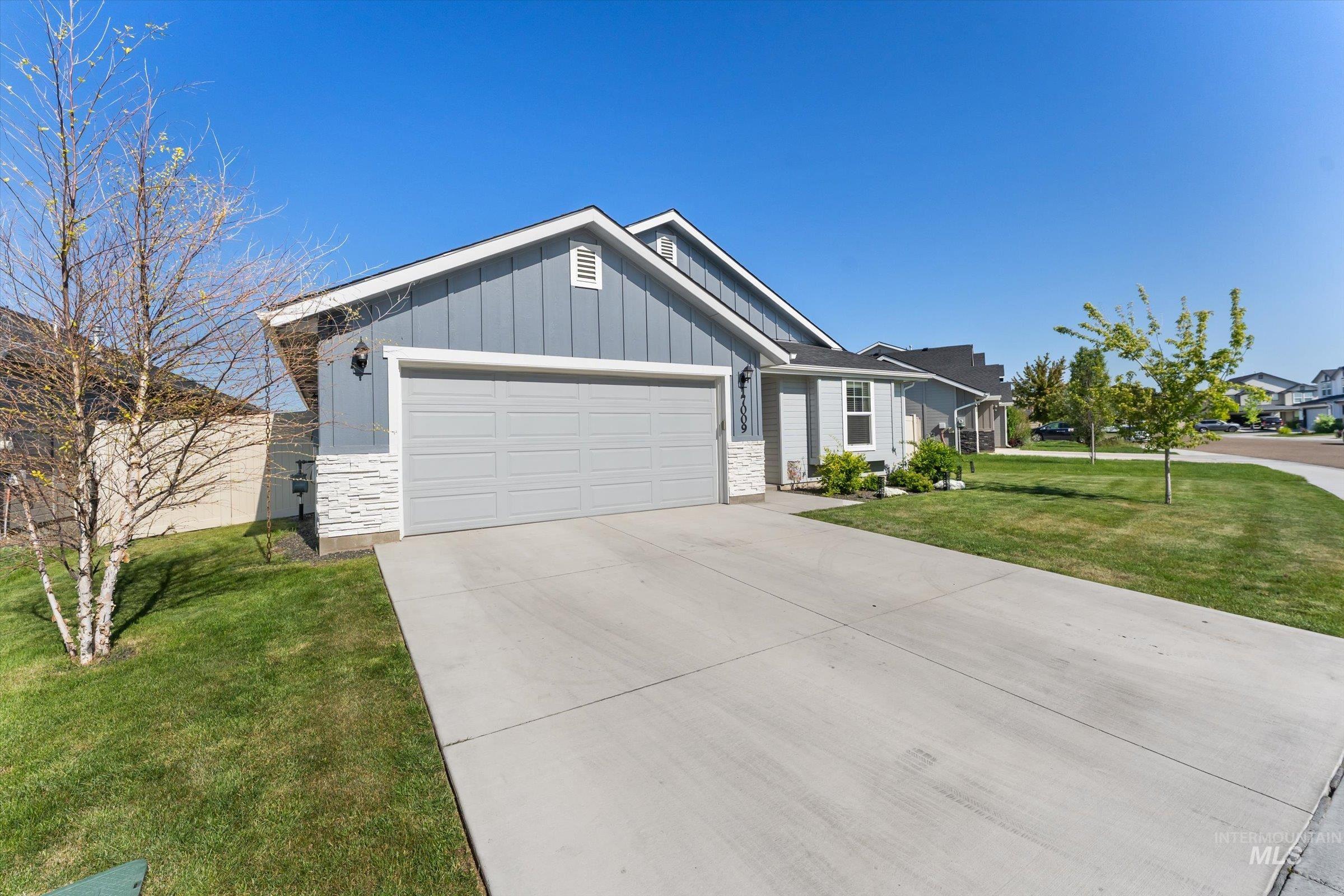 17009 N Cornwallis Way, Nampa, Idaho 83687, 3 Bedrooms, 2 Bathrooms, Residential For Sale, Price $412,000,MLS 98985105