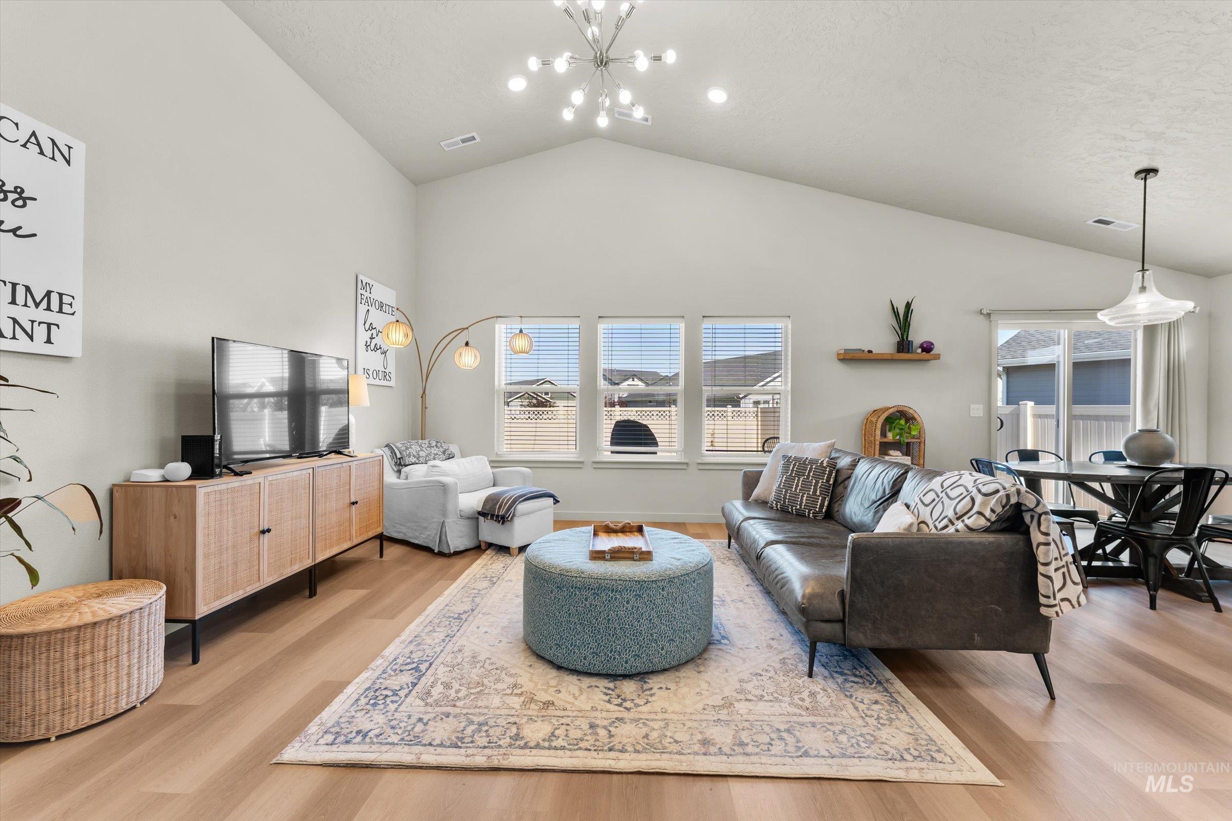 17009 N Cornwallis Way, Nampa, Idaho 83687, 3 Bedrooms, 2 Bathrooms, Residential For Sale, Price $412,000,MLS 98985105