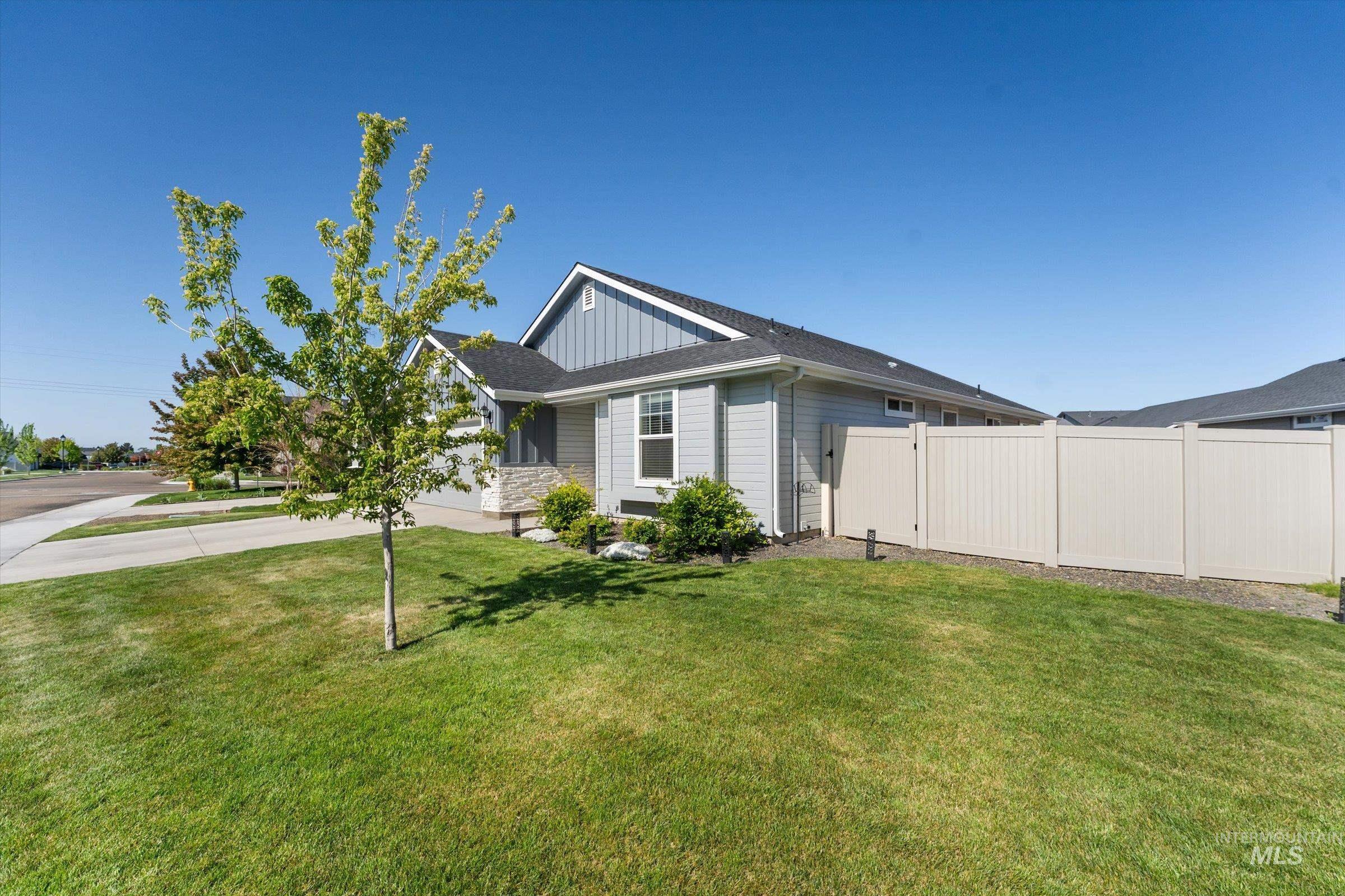 17009 N Cornwallis Way, Nampa, Idaho 83687, 3 Bedrooms, 2 Bathrooms, Residential For Sale, Price $412,000,MLS 98985105