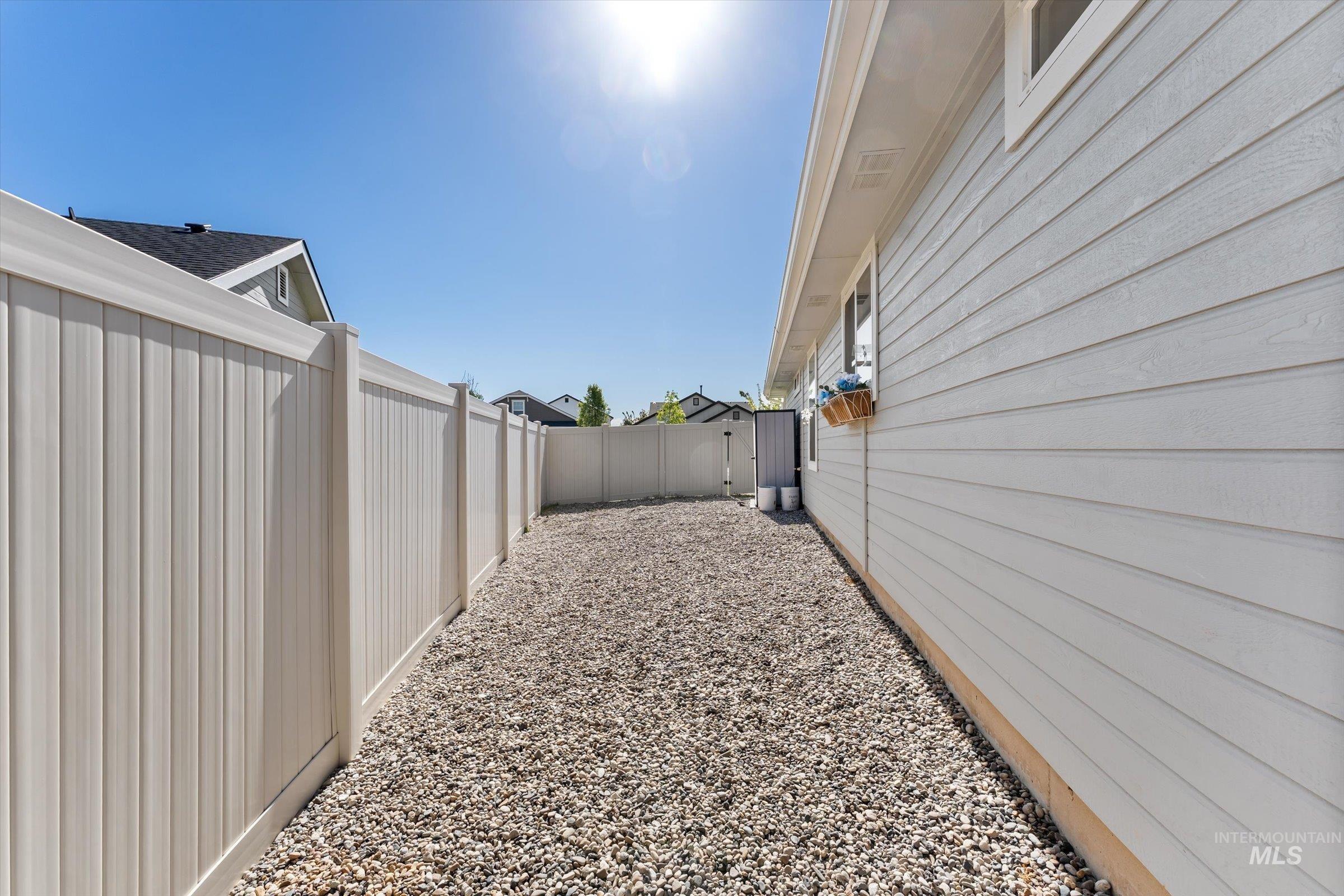 17009 N Cornwallis Way, Nampa, Idaho 83687, 3 Bedrooms, 2 Bathrooms, Residential For Sale, Price $412,000,MLS 98985105