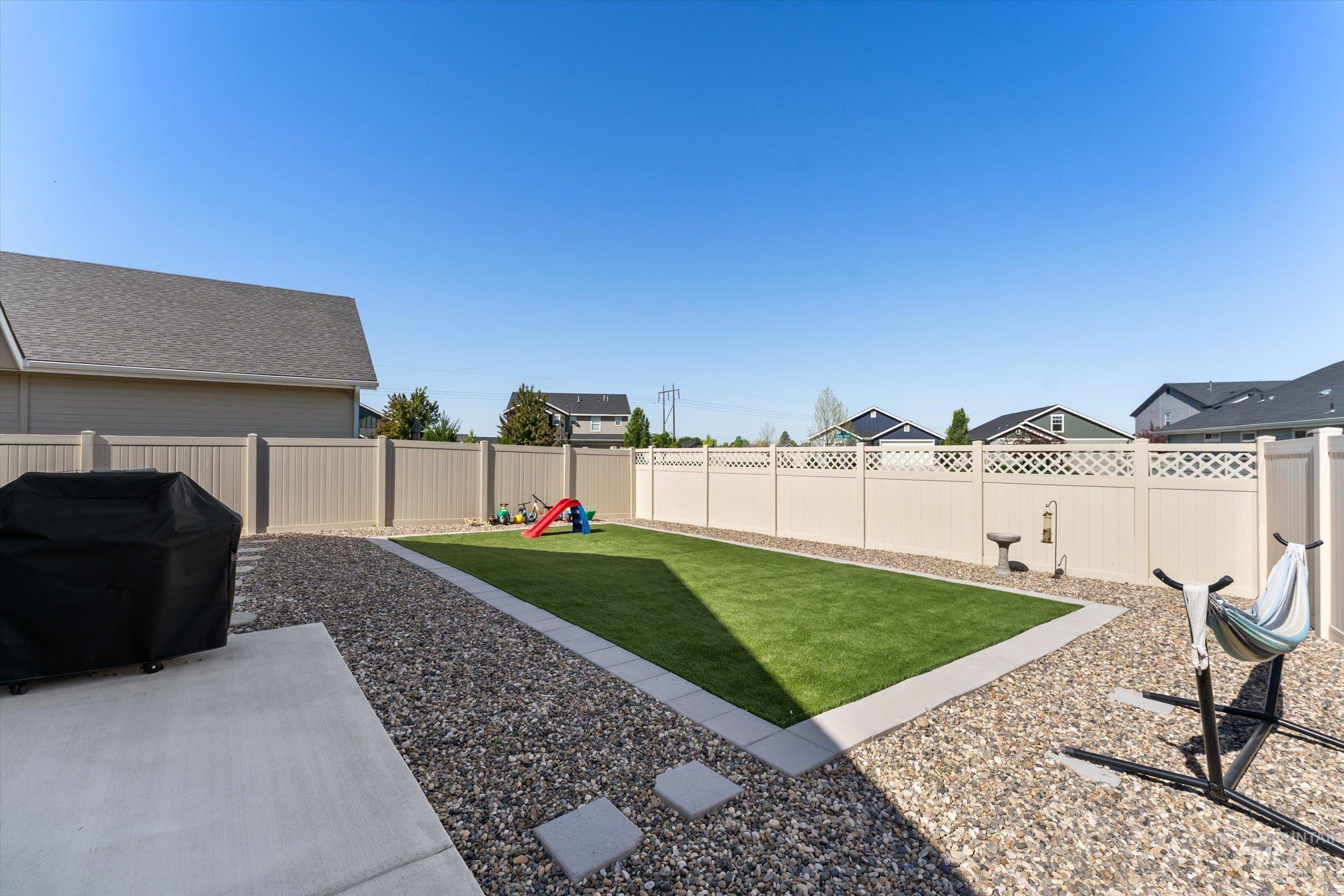 17009 N Cornwallis Way, Nampa, Idaho 83687, 3 Bedrooms, 2 Bathrooms, Residential For Sale, Price $412,000,MLS 98985105