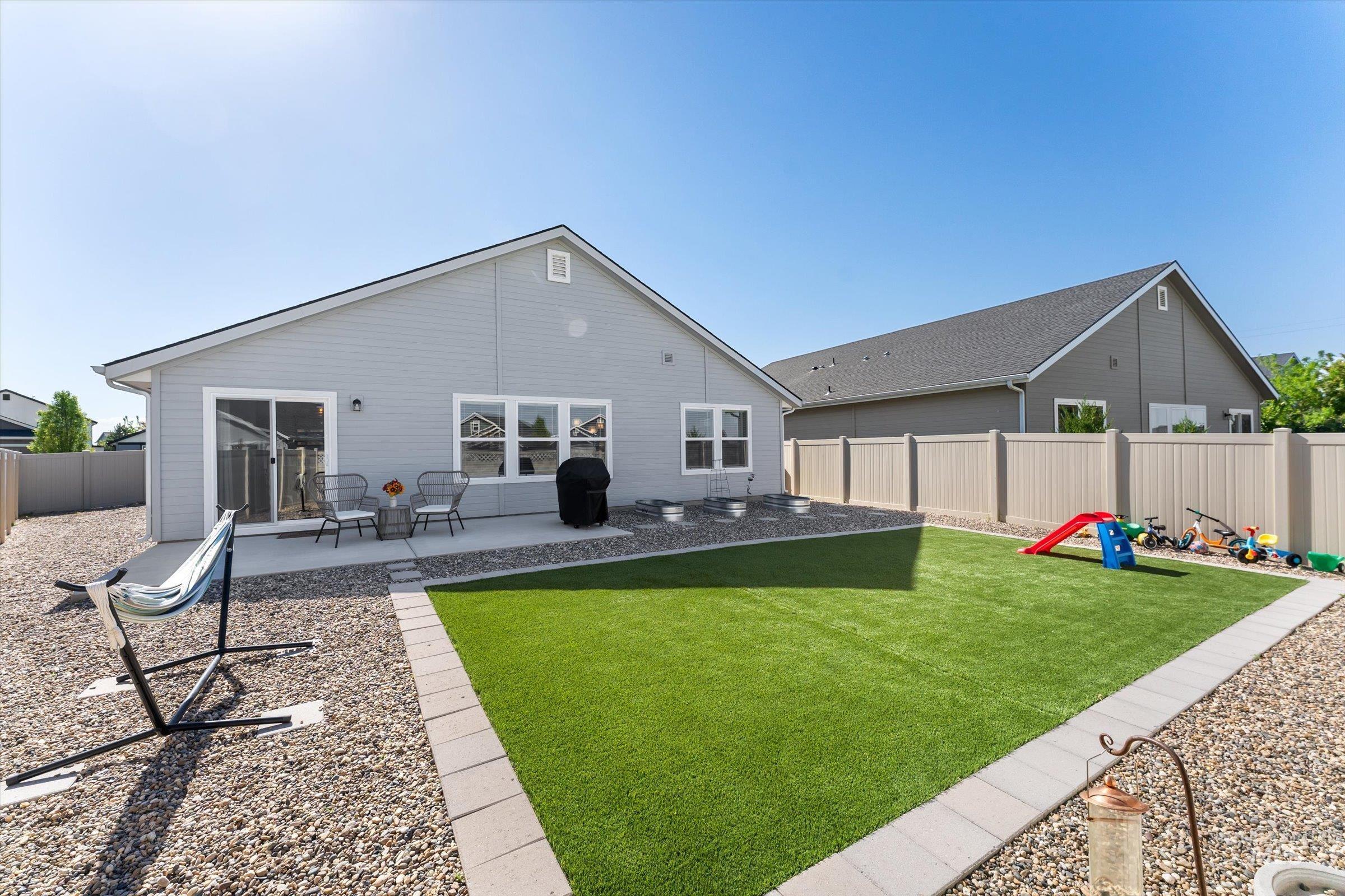 17009 N Cornwallis Way, Nampa, Idaho 83687, 3 Bedrooms, 2 Bathrooms, Residential For Sale, Price $412,000,MLS 98985105