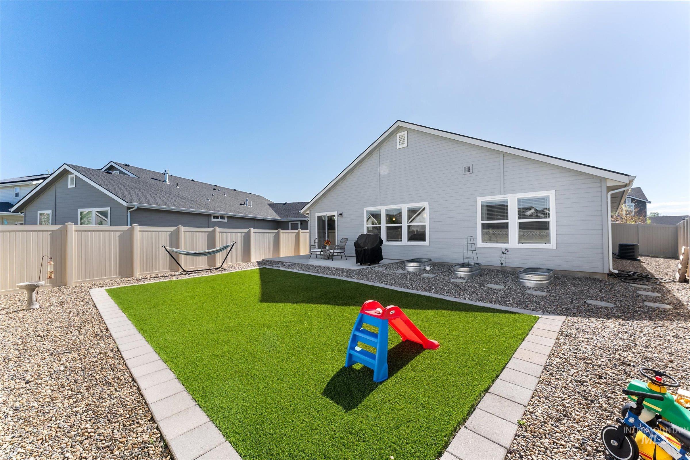 17009 N Cornwallis Way, Nampa, Idaho 83687, 3 Bedrooms, 2 Bathrooms, Residential For Sale, Price $412,000,MLS 98985105
