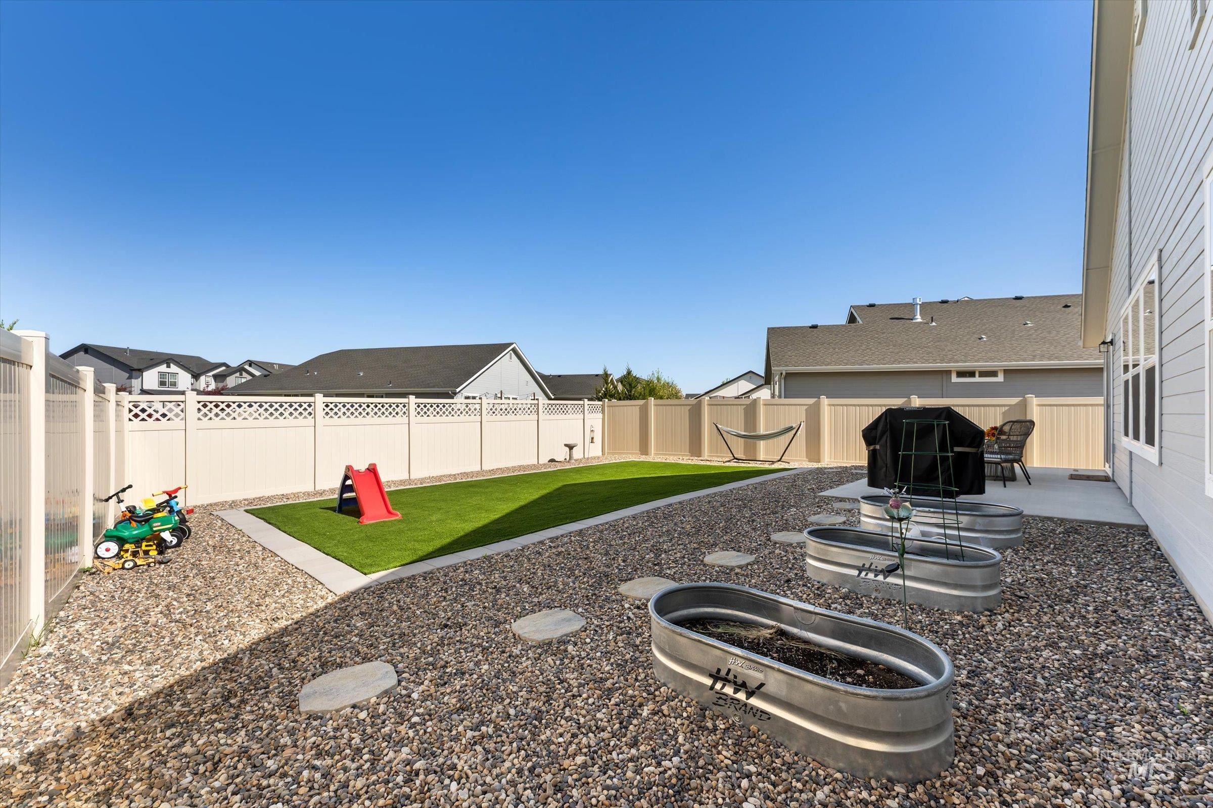 17009 N Cornwallis Way, Nampa, Idaho 83687, 3 Bedrooms, 2 Bathrooms, Residential For Sale, Price $412,000,MLS 98985105