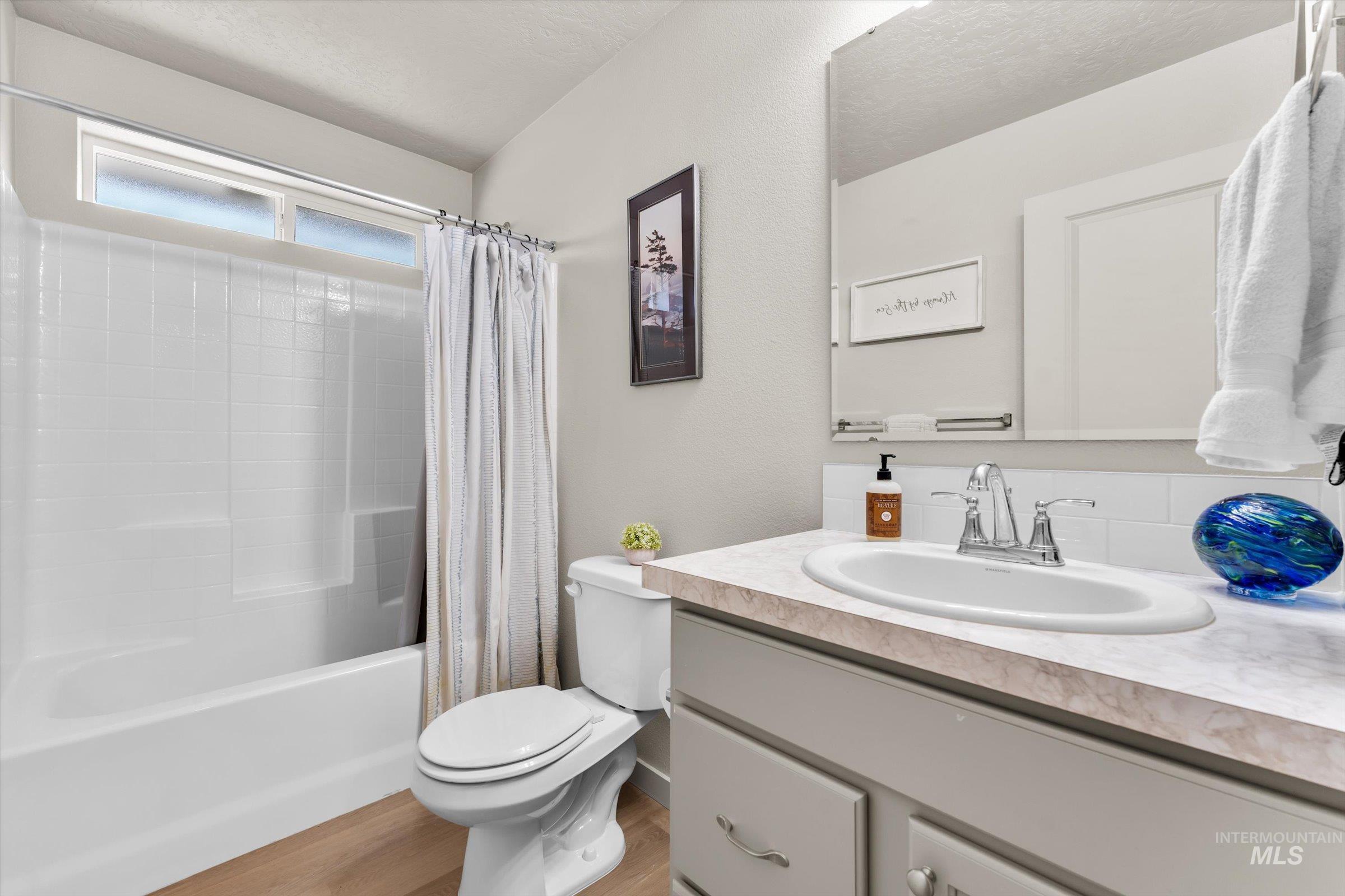 17009 N Cornwallis Way, Nampa, Idaho 83687, 3 Bedrooms, 2 Bathrooms, Residential For Sale, Price $412,000,MLS 98985105