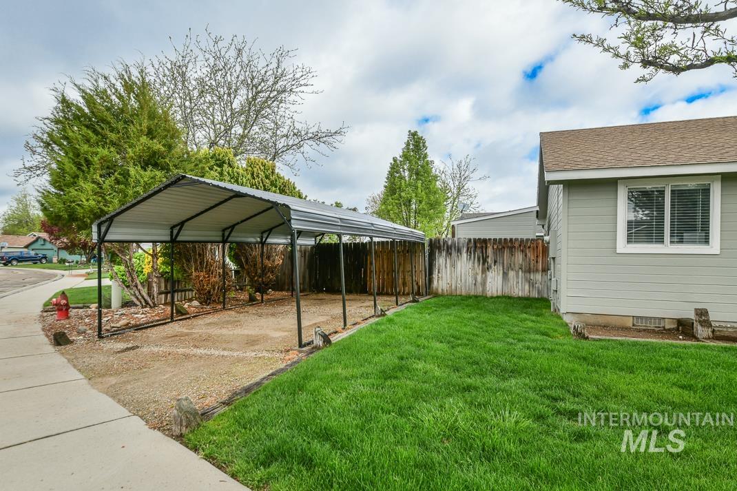 1770 E Oakcrest, Meridian, Idaho 83642, 4 Bedrooms, 2 Bathrooms, Residential For Sale, Price $414,900,MLS 98985107