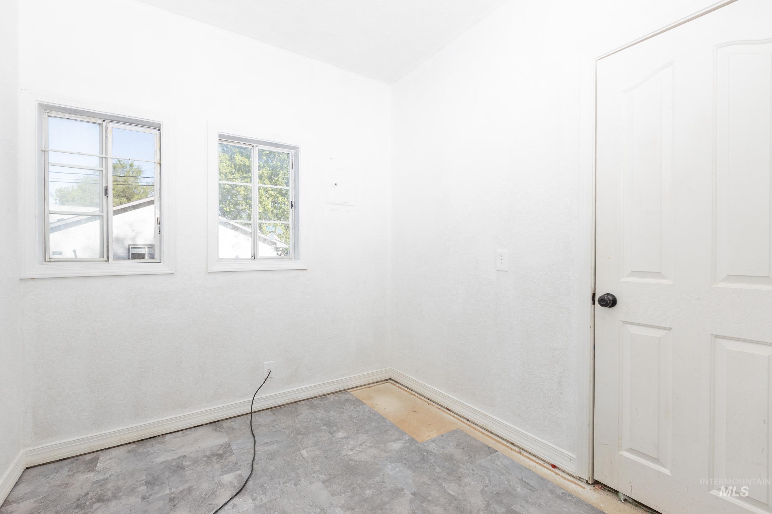 524 Lake Lowell Ave, Nampa, Idaho 83686, 4 Bedrooms, 2 Bathrooms, Residential Income For Sale, Price $699,990,MLS 98985108