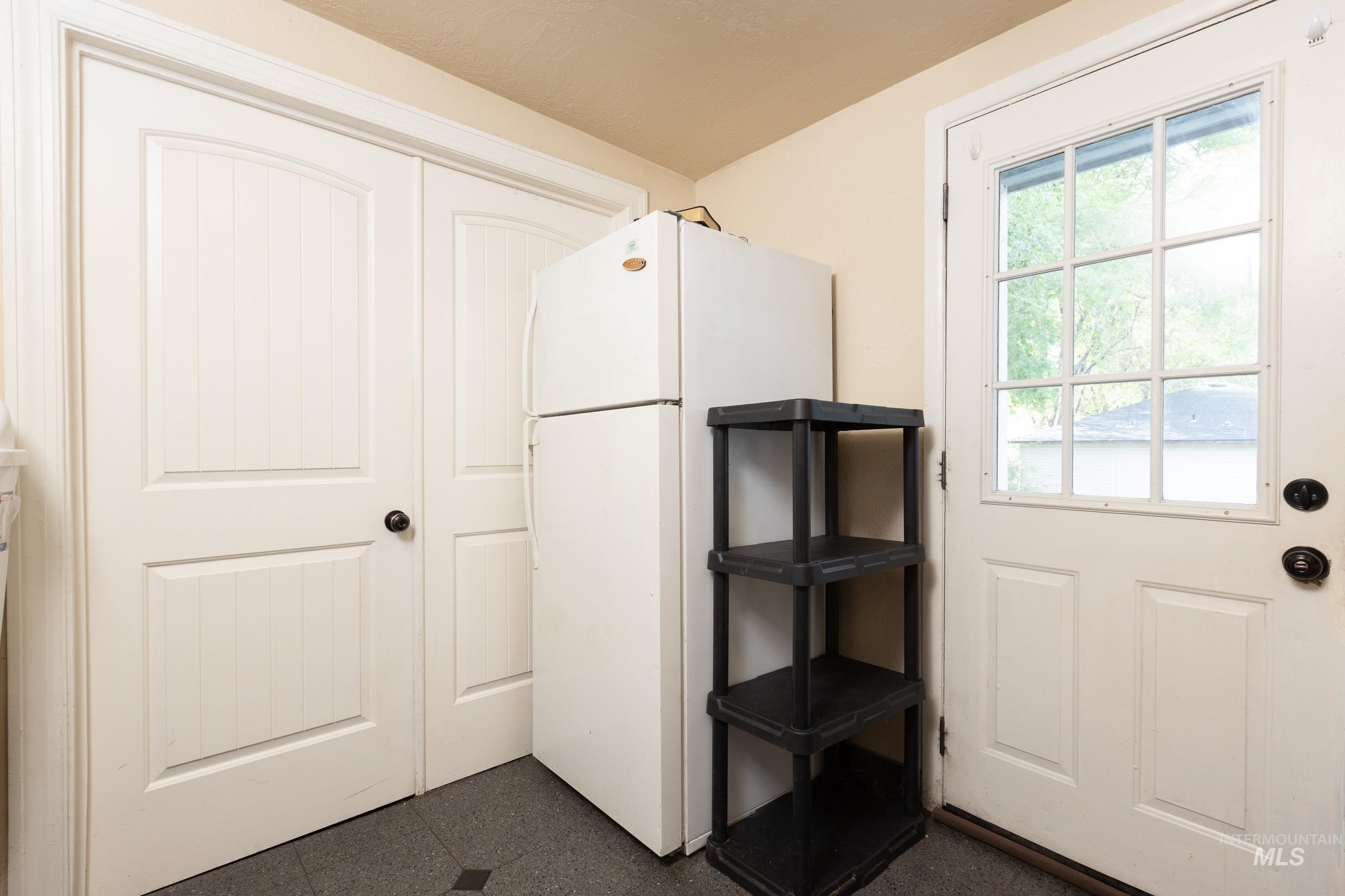 524 Lake Lowell Ave, Nampa, Idaho 83686, 4 Bedrooms, 2 Bathrooms, Residential Income For Sale, Price $699,990,MLS 98985108