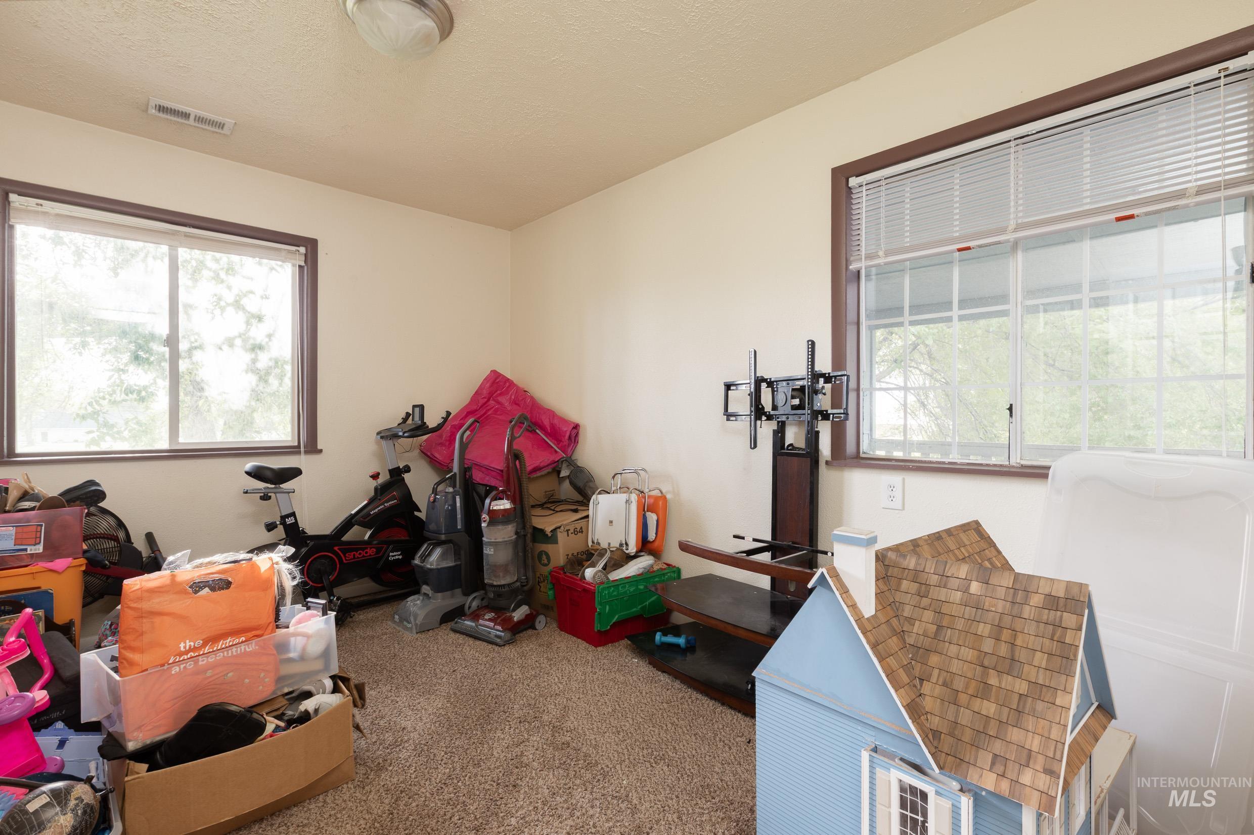 524 Lake Lowell Ave, Nampa, Idaho 83686, 4 Bedrooms, 2 Bathrooms, Residential Income For Sale, Price $699,990,MLS 98985108