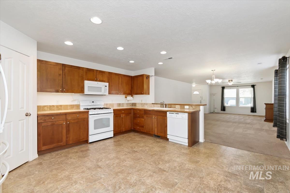 12676 Amber Sky Dr, Caldwell, Idaho 83607, 3 Bedrooms, 2 Bathrooms, Residential For Sale, Price $355,000,MLS 98985110