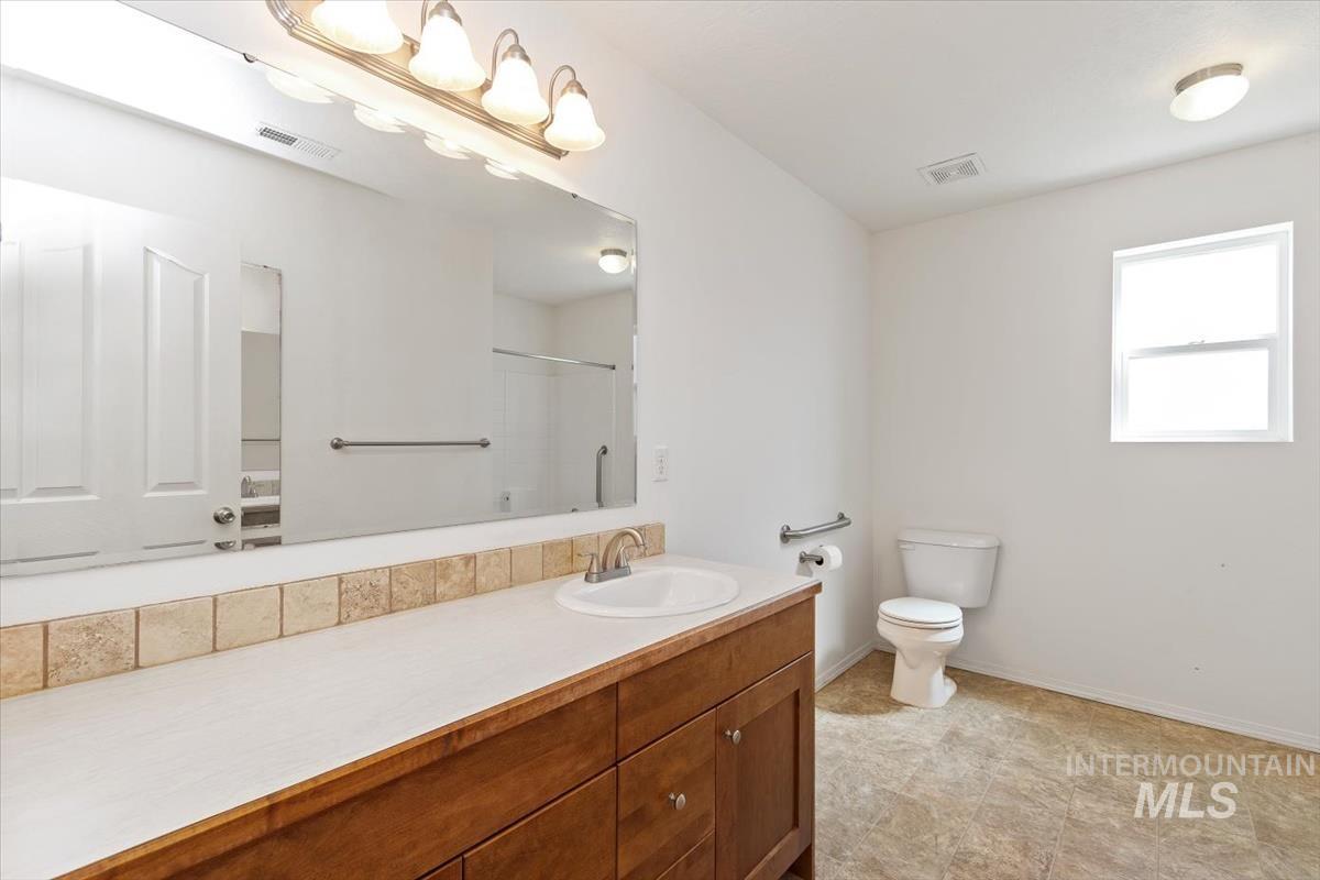 12676 Amber Sky Dr, Caldwell, Idaho 83607, 3 Bedrooms, 2 Bathrooms, Residential For Sale, Price $355,000,MLS 98985110
