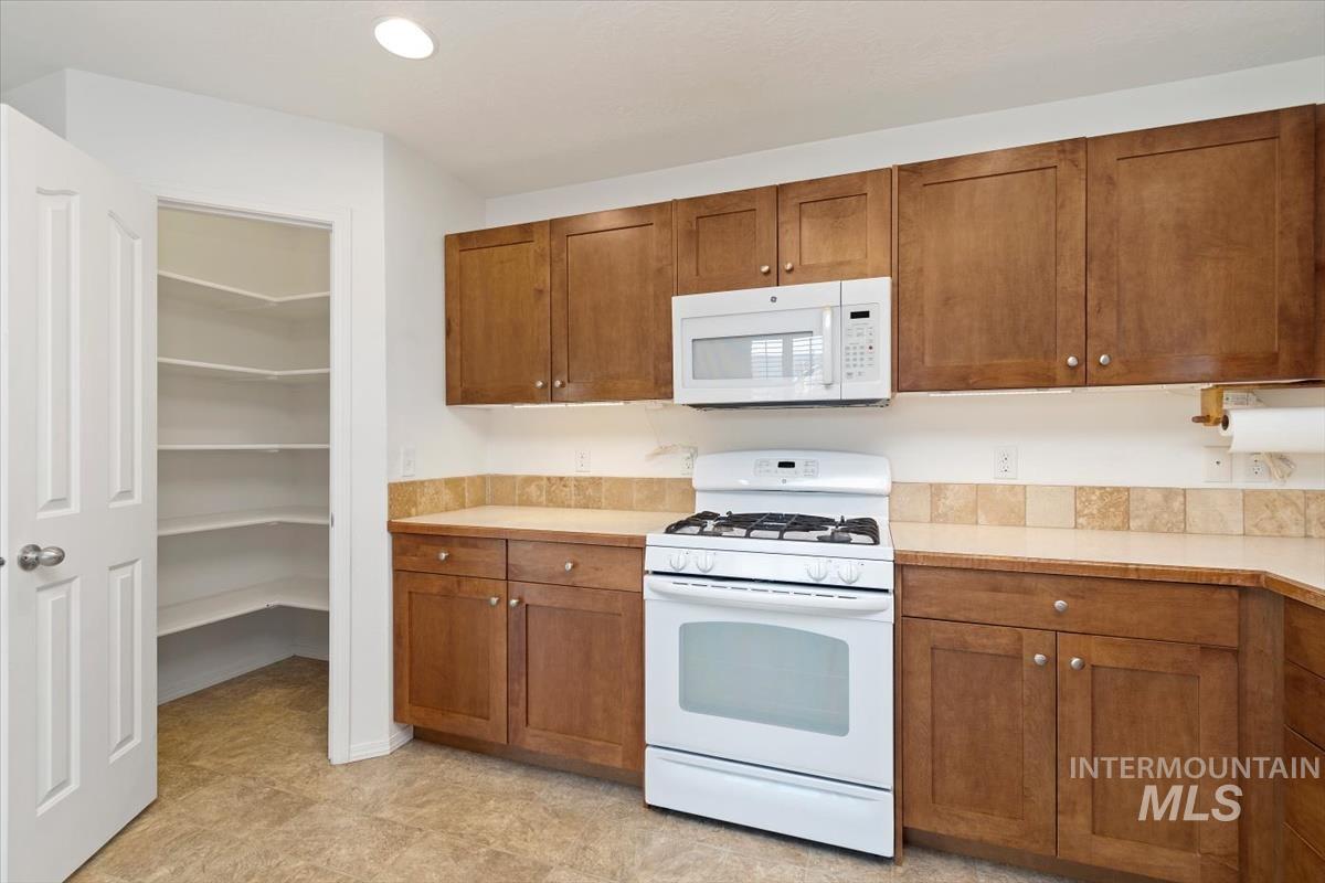 12676 Amber Sky Dr, Caldwell, Idaho 83607, 3 Bedrooms, 2 Bathrooms, Residential For Sale, Price $355,000,MLS 98985110