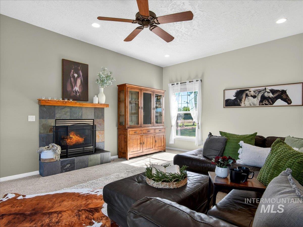 2220 UA Ave, Emmett, Idaho 83617, 4 Bedrooms, 2.5 Bathrooms, Residential For Sale, Price $769,900,MLS 98985111