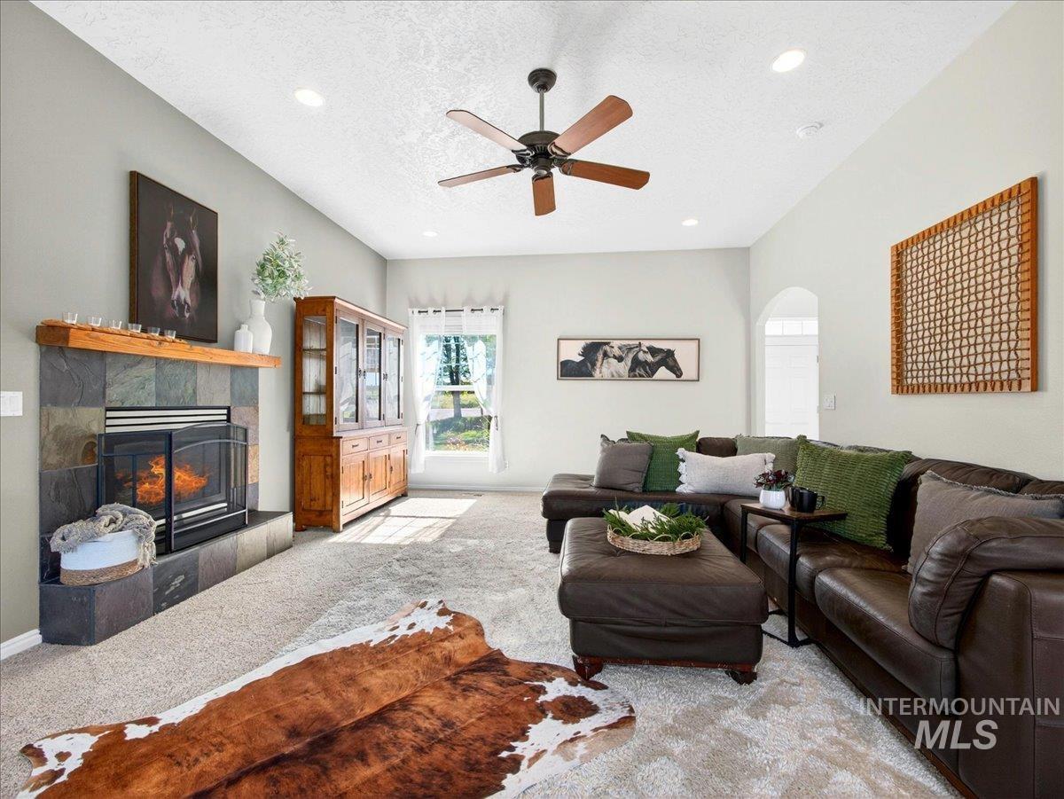 2220 UA Ave, Emmett, Idaho 83617, 4 Bedrooms, 2.5 Bathrooms, Residential For Sale, Price $769,900,MLS 98985111