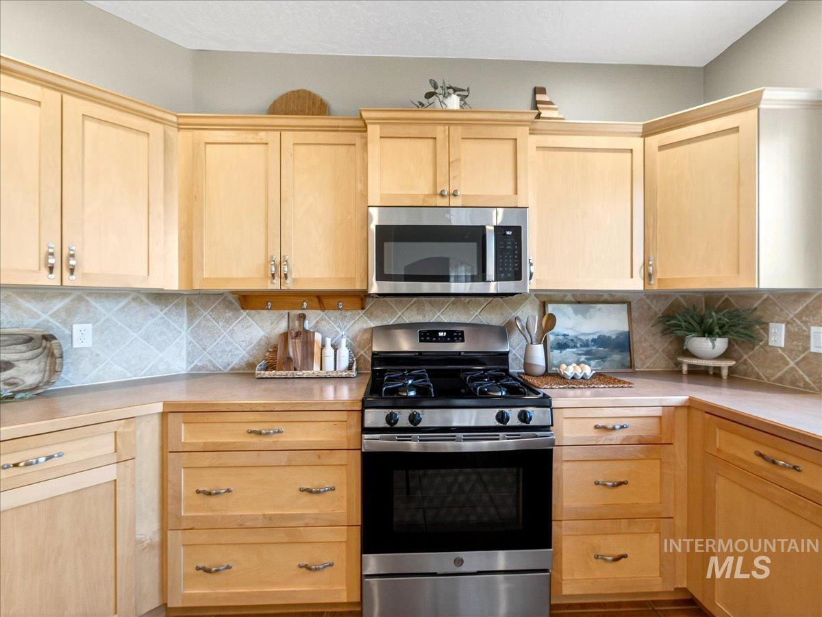 2220 UA Ave, Emmett, Idaho 83617, 4 Bedrooms, 2.5 Bathrooms, Residential For Sale, Price $769,900,MLS 98985111