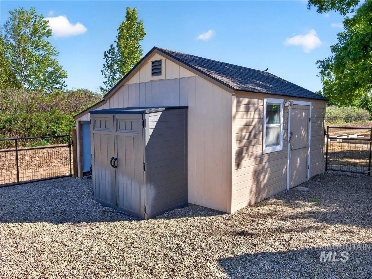 2220 UA Ave, Emmett, Idaho 83617, 4 Bedrooms, 2.5 Bathrooms, Residential For Sale, Price $769,900,MLS 98985111