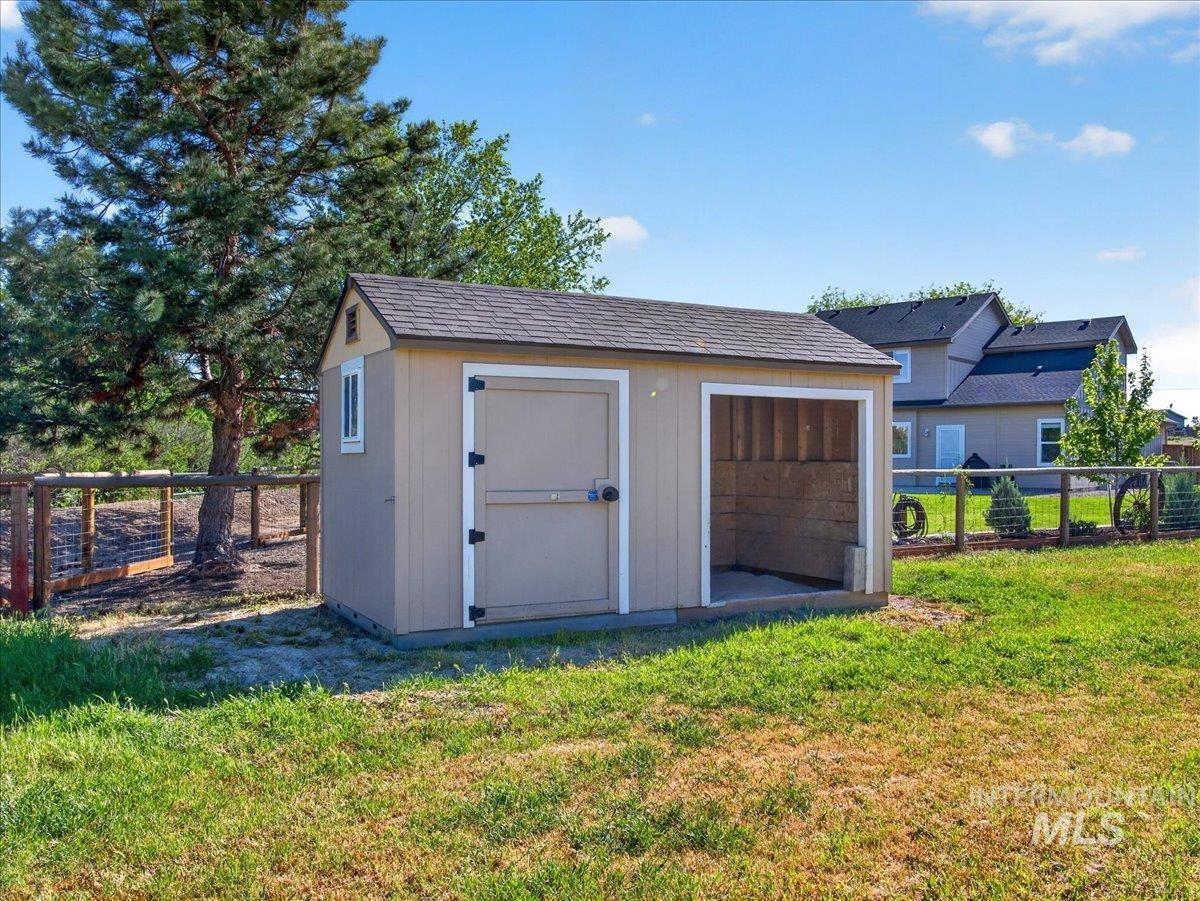2220 UA Ave, Emmett, Idaho 83617, 4 Bedrooms, 2.5 Bathrooms, Residential For Sale, Price $769,900,MLS 98985111