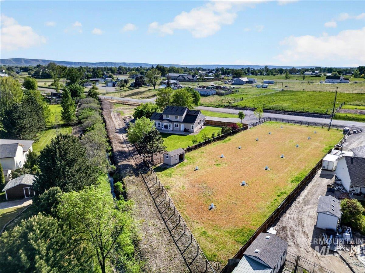 2220 UA Ave, Emmett, Idaho 83617, 4 Bedrooms, 2.5 Bathrooms, Residential For Sale, Price $769,900,MLS 98985111