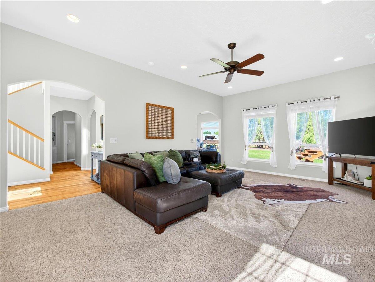 2220 UA Ave, Emmett, Idaho 83617, 4 Bedrooms, 2.5 Bathrooms, Residential For Sale, Price $769,900,MLS 98985111