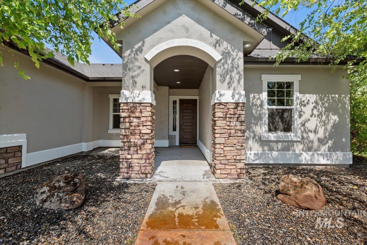 7965 N Grand Ridge Lane, Eagle, Idaho 83616, 3 Bedrooms, 2 Bathrooms, Residential For Sale, Price $899,000,MLS 98985133