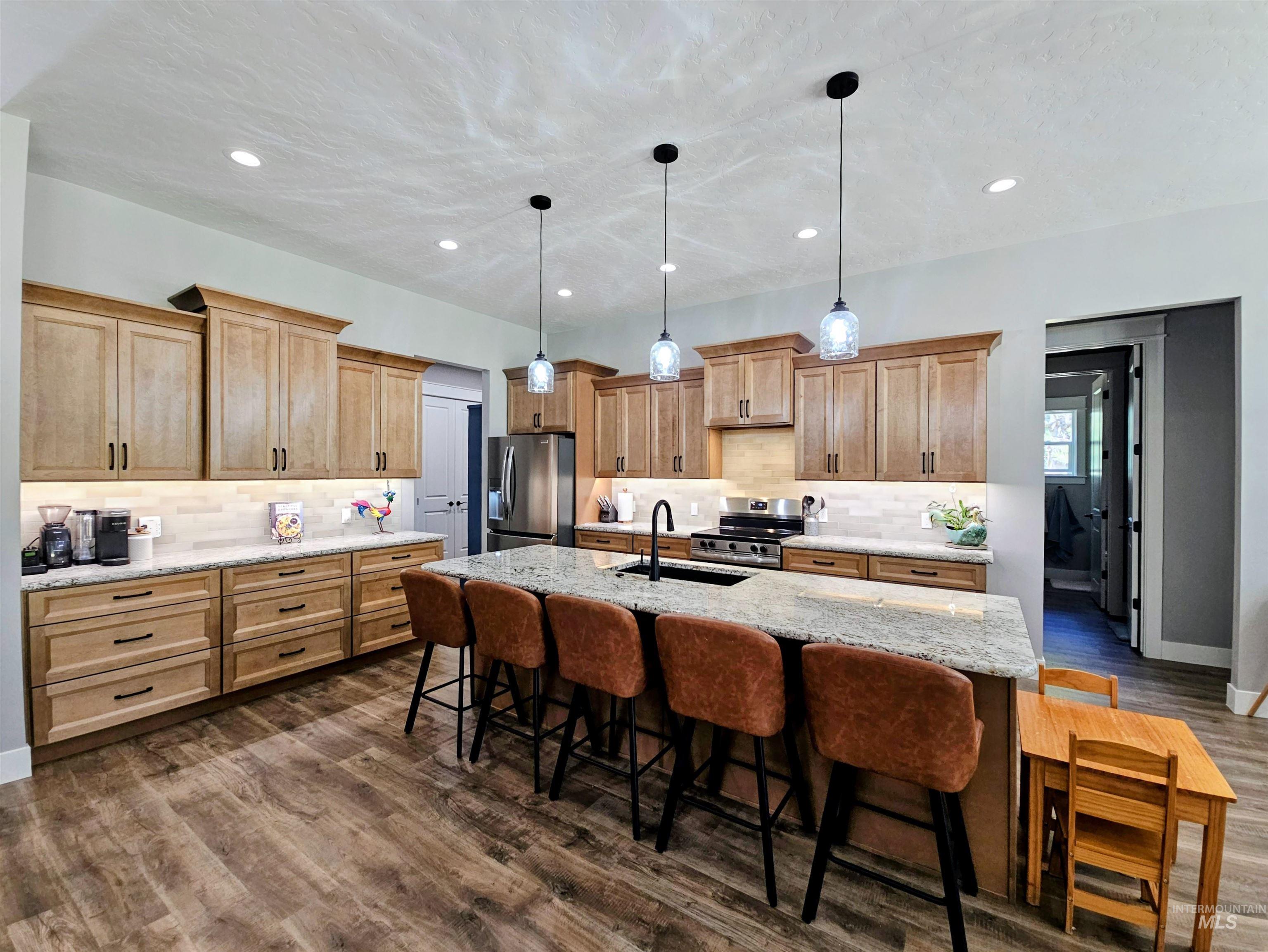 3748 Apache Rd, New Plymouth, Idaho 83655, 4 Bedrooms, 2.5 Bathrooms, Residential For Sale, Price $995,000,MLS 98985136