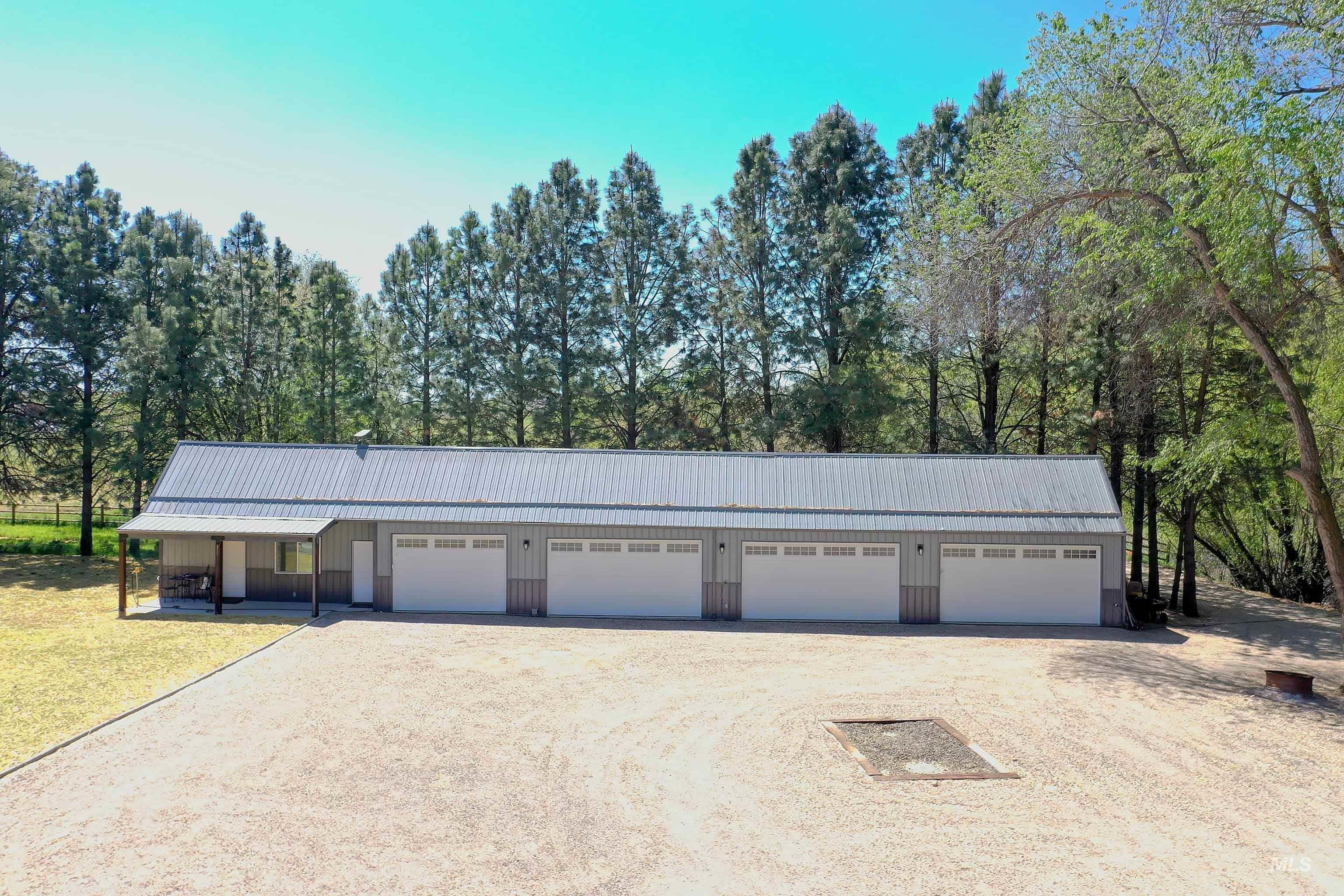 3748 Apache Rd, New Plymouth, Idaho 83655, 4 Bedrooms, 2.5 Bathrooms, Residential For Sale, Price $995,000,MLS 98985136