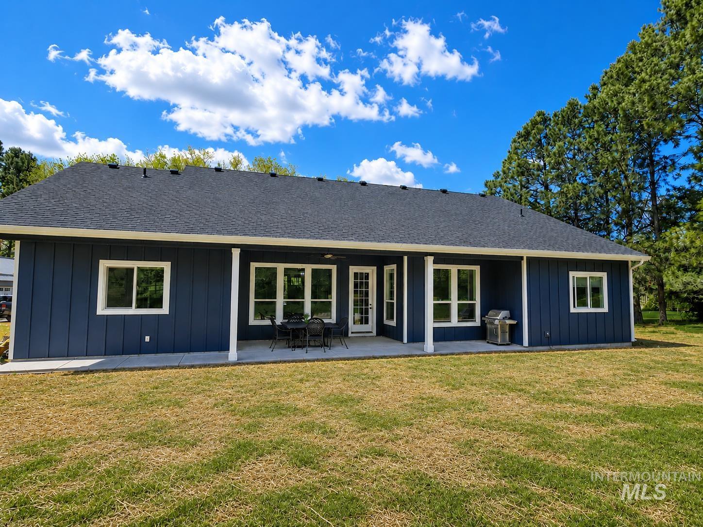 3748 Apache Rd, New Plymouth, Idaho 83655, 4 Bedrooms, 2.5 Bathrooms, Residential For Sale, Price $995,000,MLS 98985136